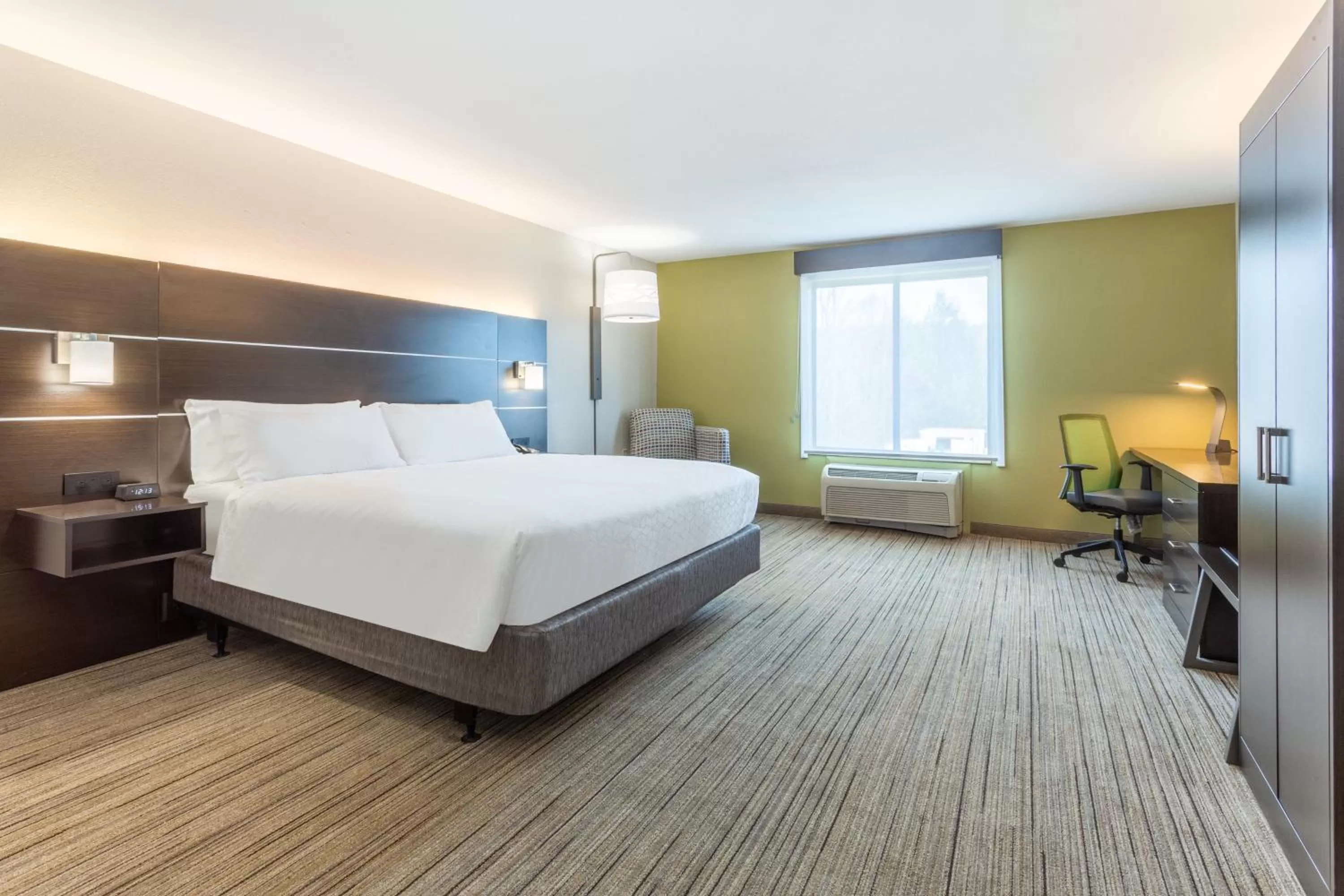 Standard King Room in Holiday Inn Express & Suites White Haven - Poconos by IHG