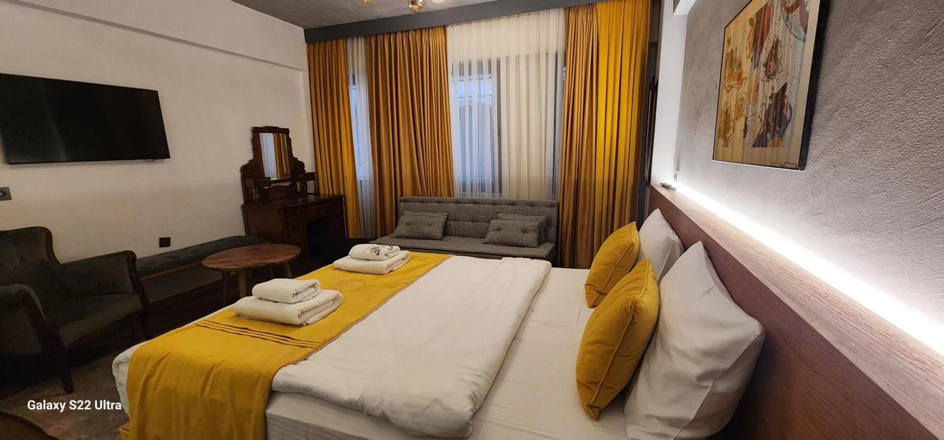 Comfort Triple Room with Shower in Aleksandr Pera Hotel