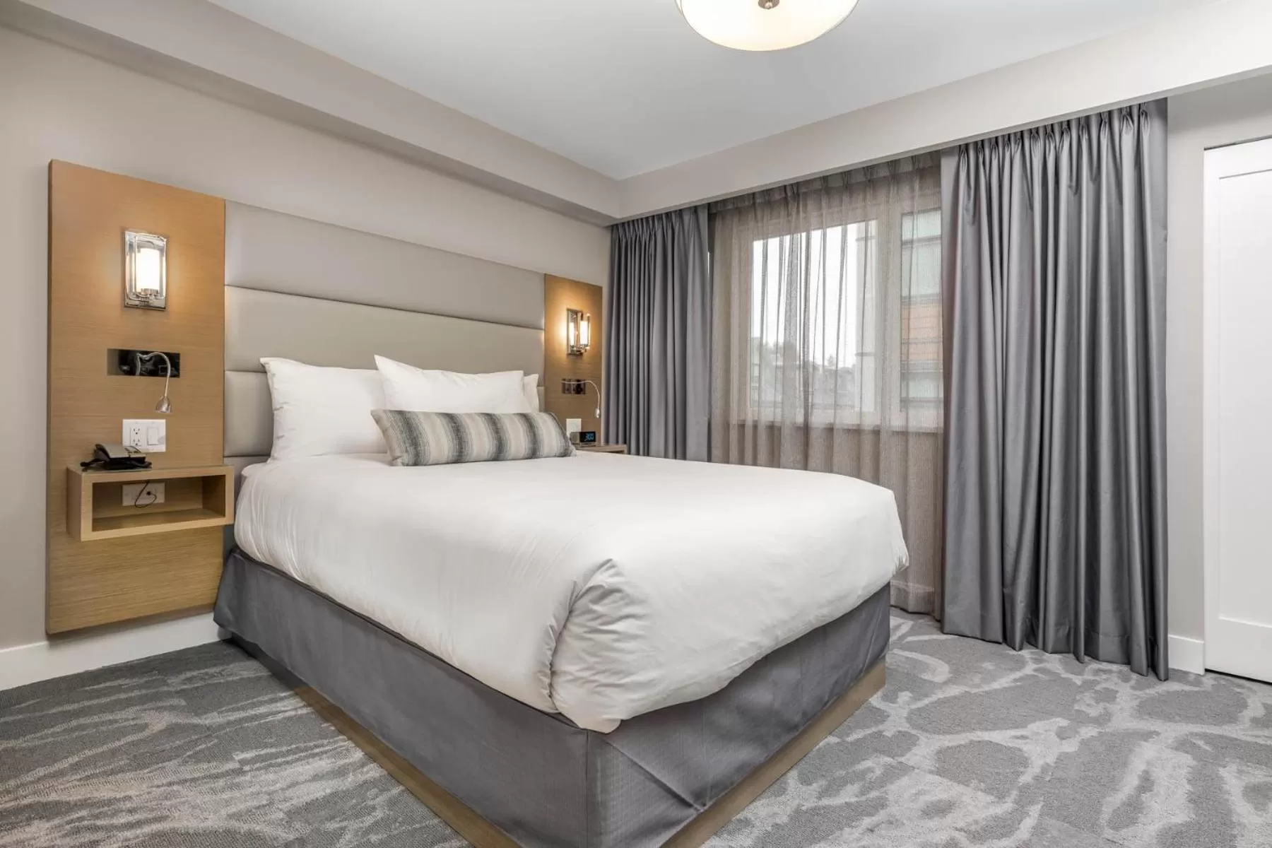 Coast Queen Suite in Coast Tsawwassen Inn