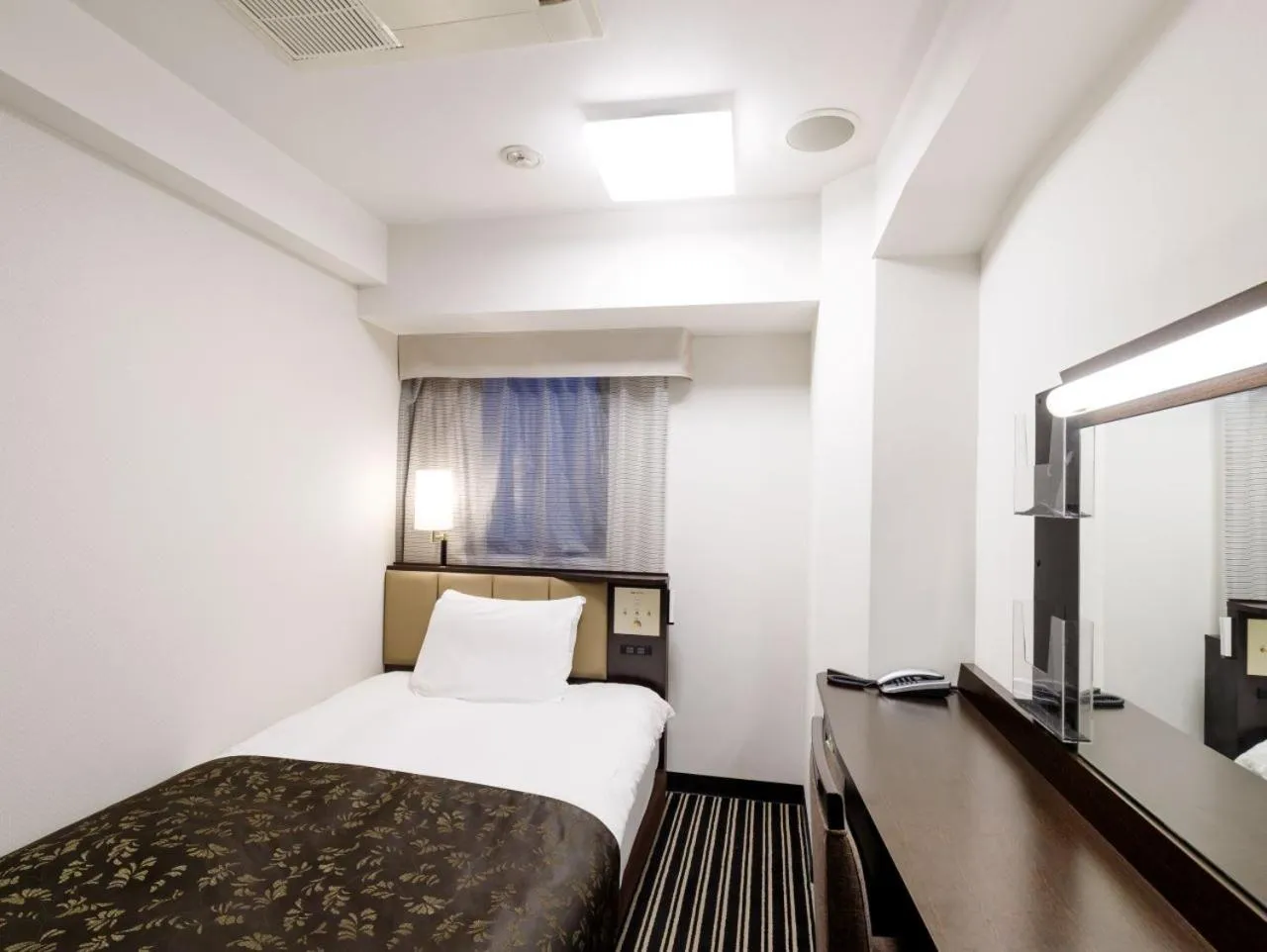 Single Room - single occupancy - Non-Smoking in APA Hotel Ginza Kyobashi Tokyo Eki Yaesu Minamiguchi