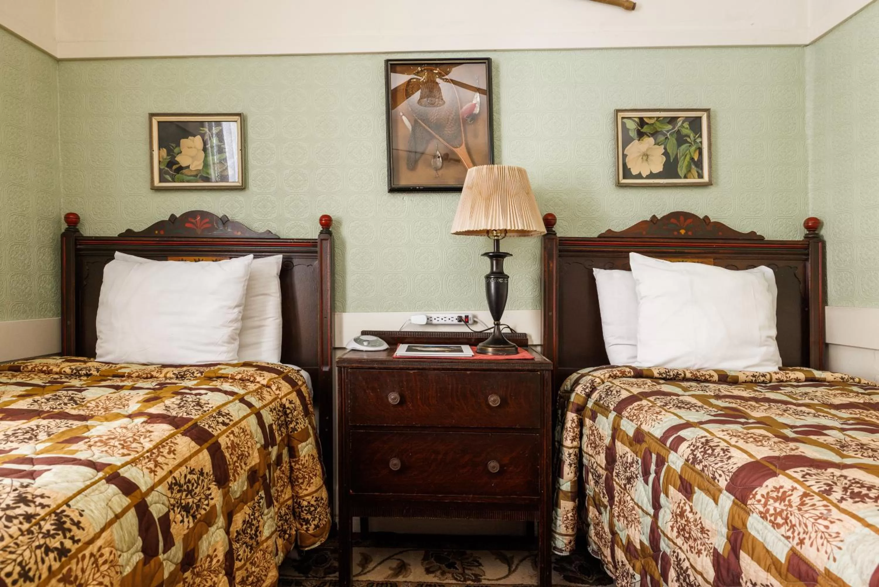 Two Twin-Sized Beds with Shared Bathroom in San Remo Hotel