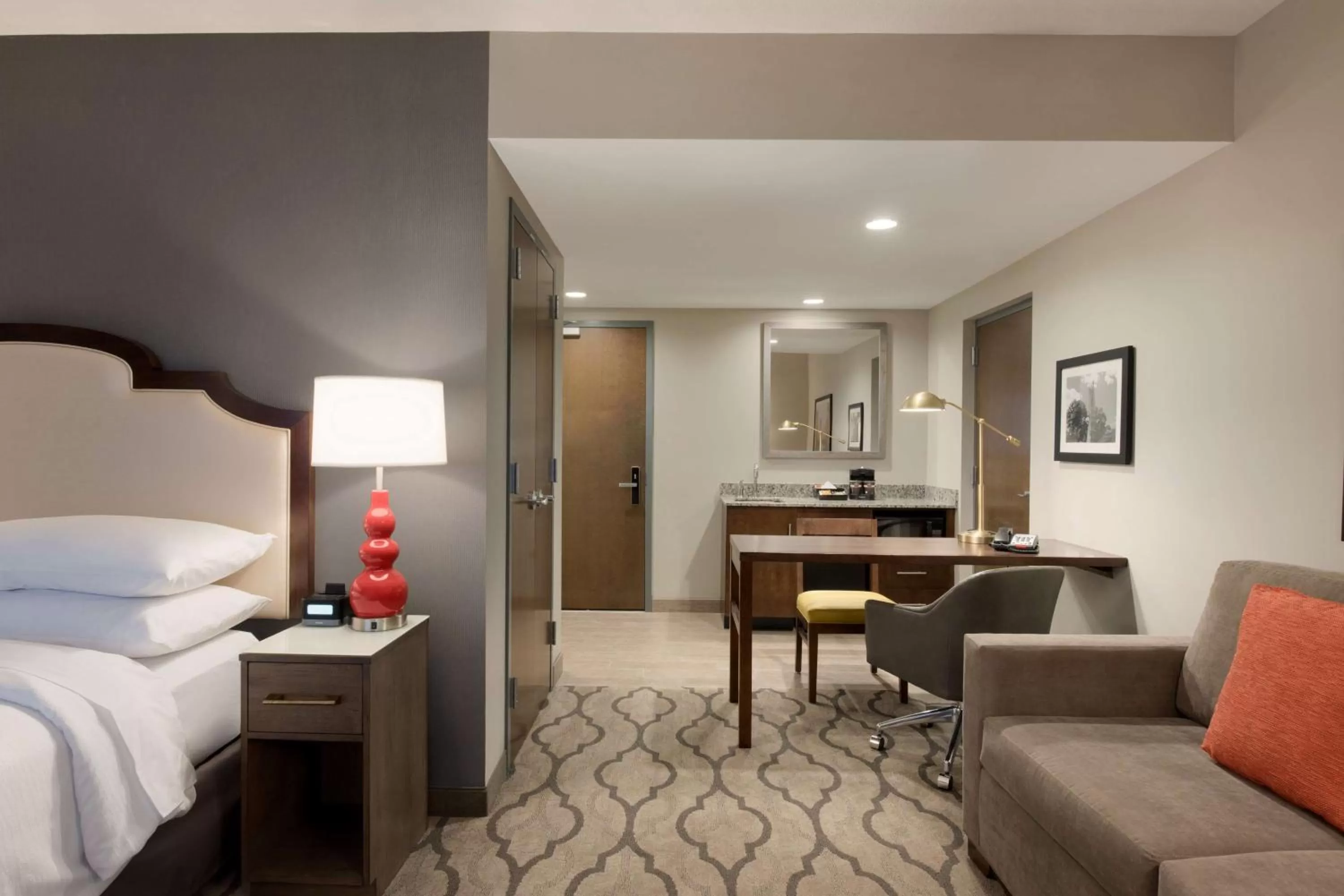 Premium King Studio Suite in Embassy Suites by Hilton Chicago Naperville
