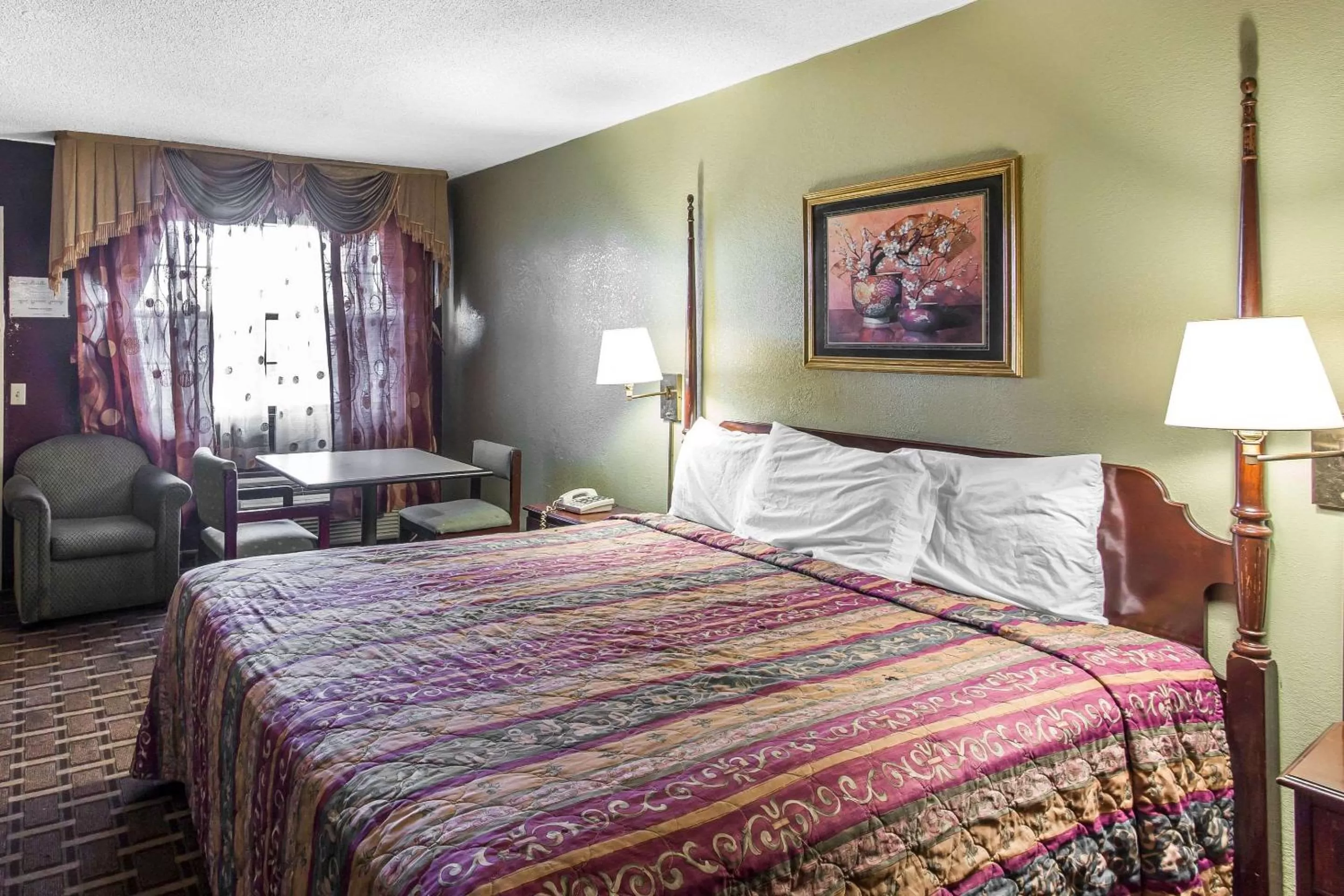 King Room - Non-Smoking in Rodeway Inn & Suites Smyrna - Nashville Area