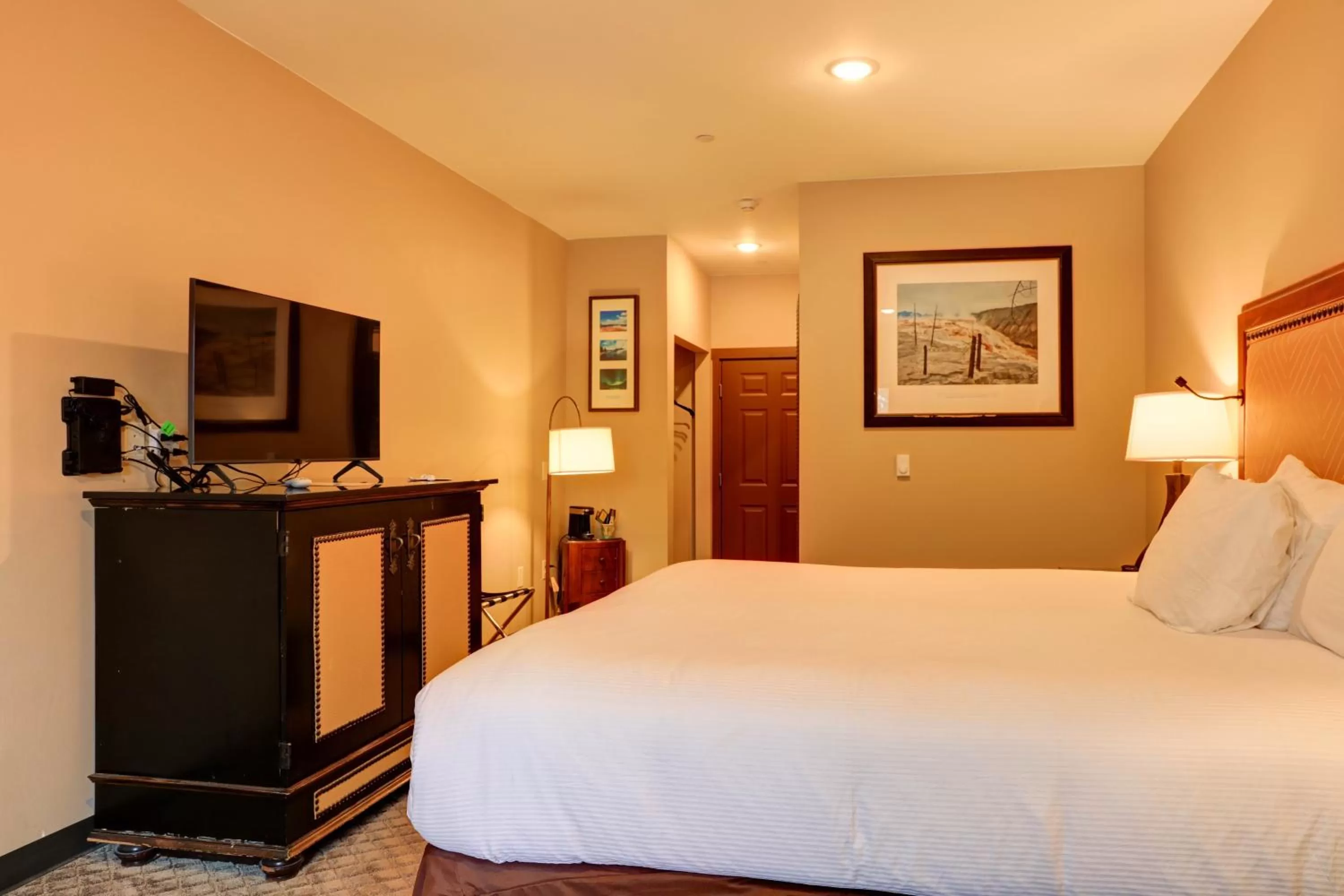 Deluxe King Room in Wagon Wheel Hotel