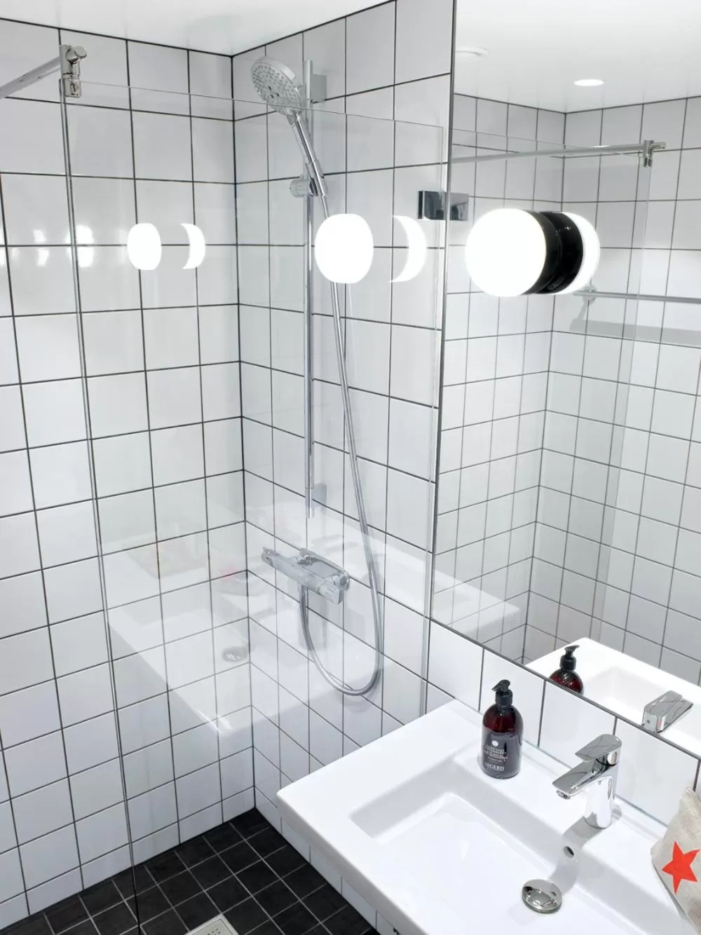 Standard King Room in Ten Hotel BW Signature Collection