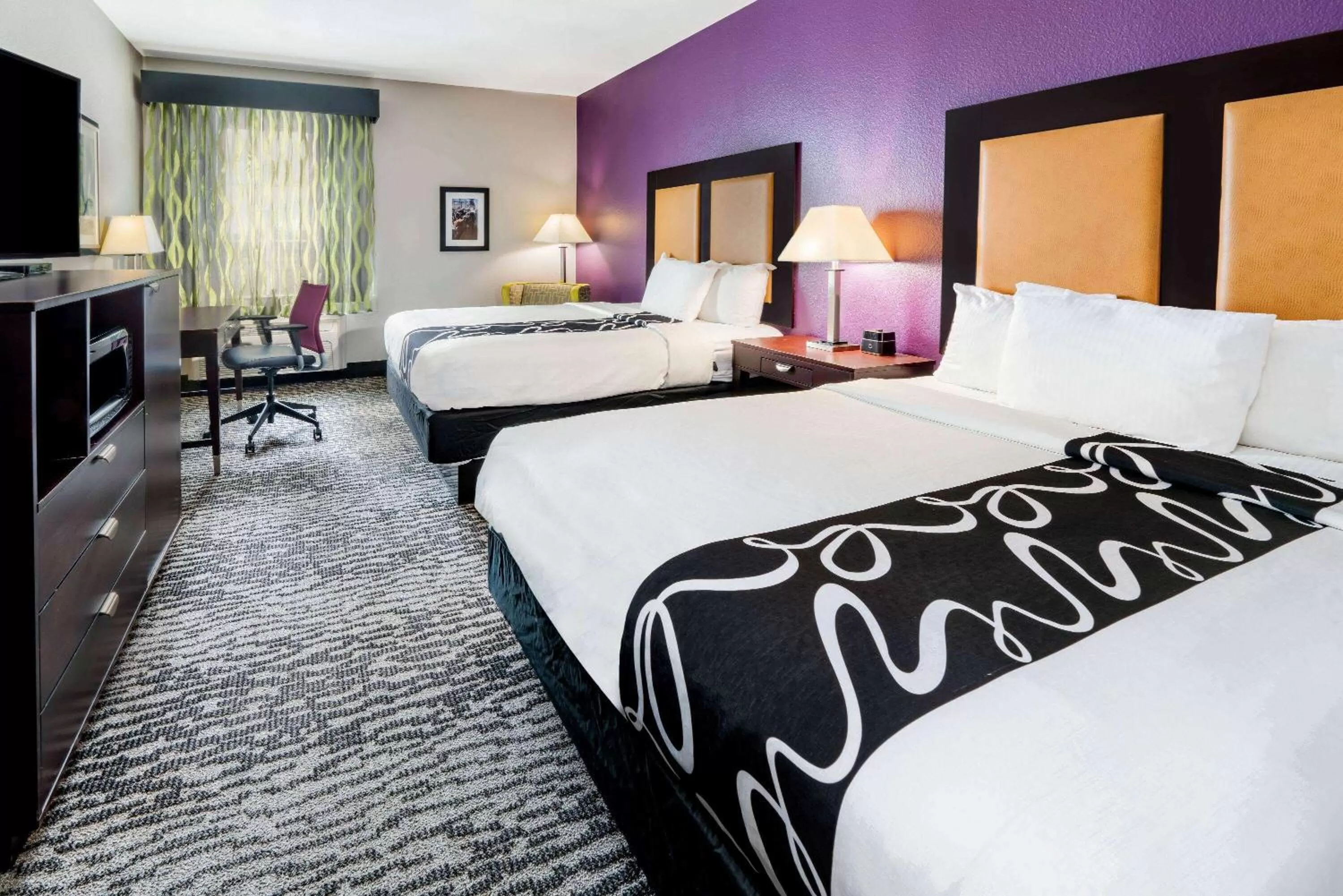 Deluxe Queen Room with Two Queen Beds in La Quinta by Wyndham DFW Airport West - Bedford