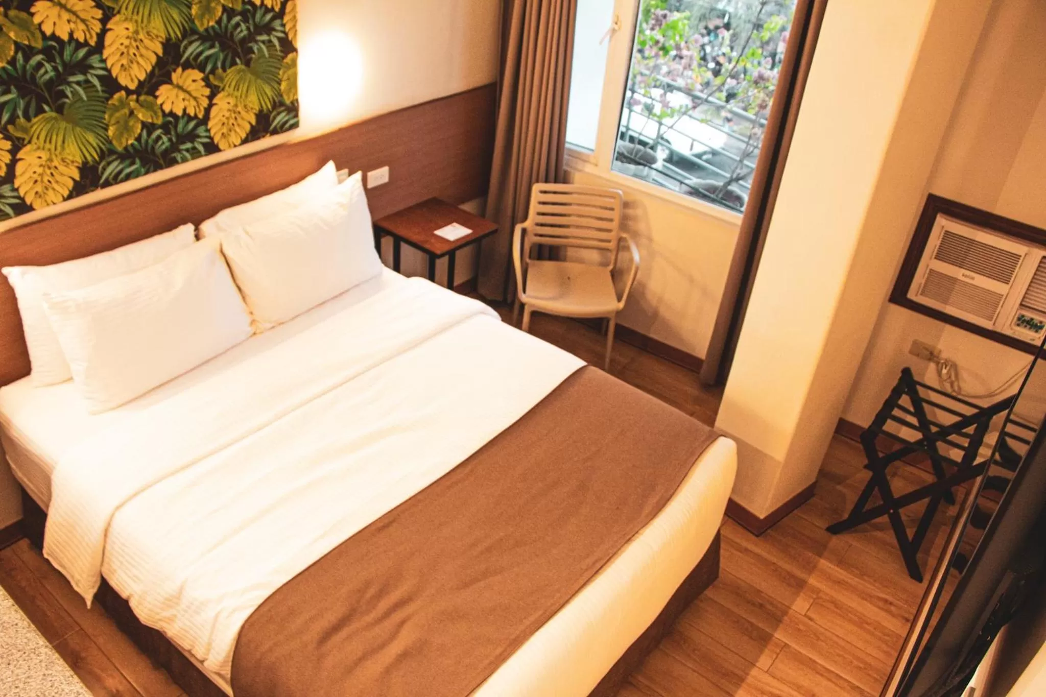 Queen Room in Hotel Sentro Legazpi