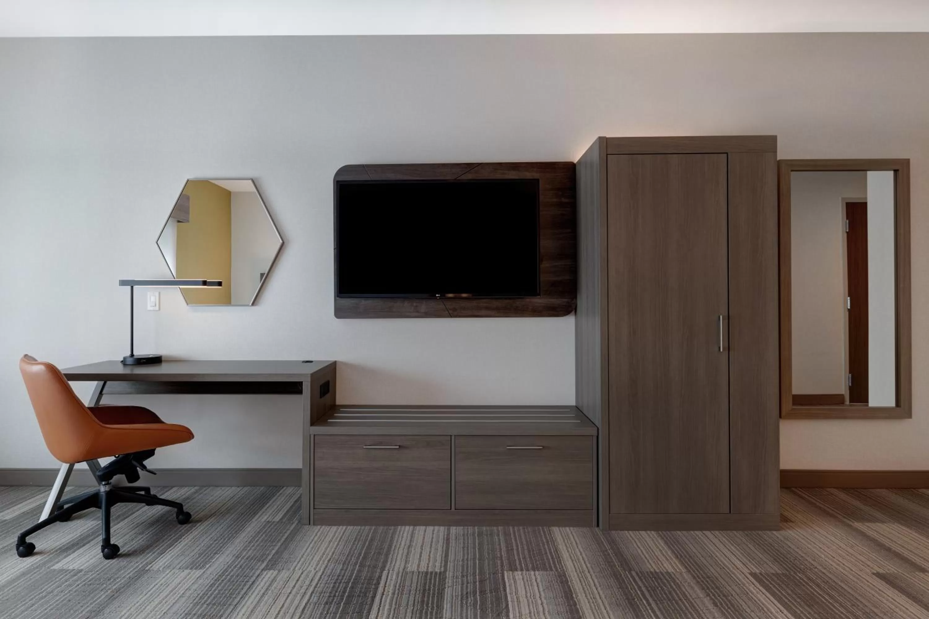 Standard Room in Holiday Inn Express & Suites - Glendale Downtown