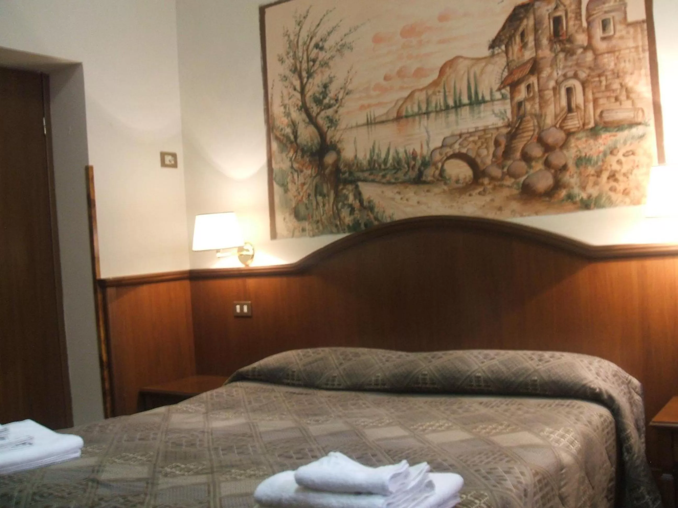 Double Room in Cambridge Hotel