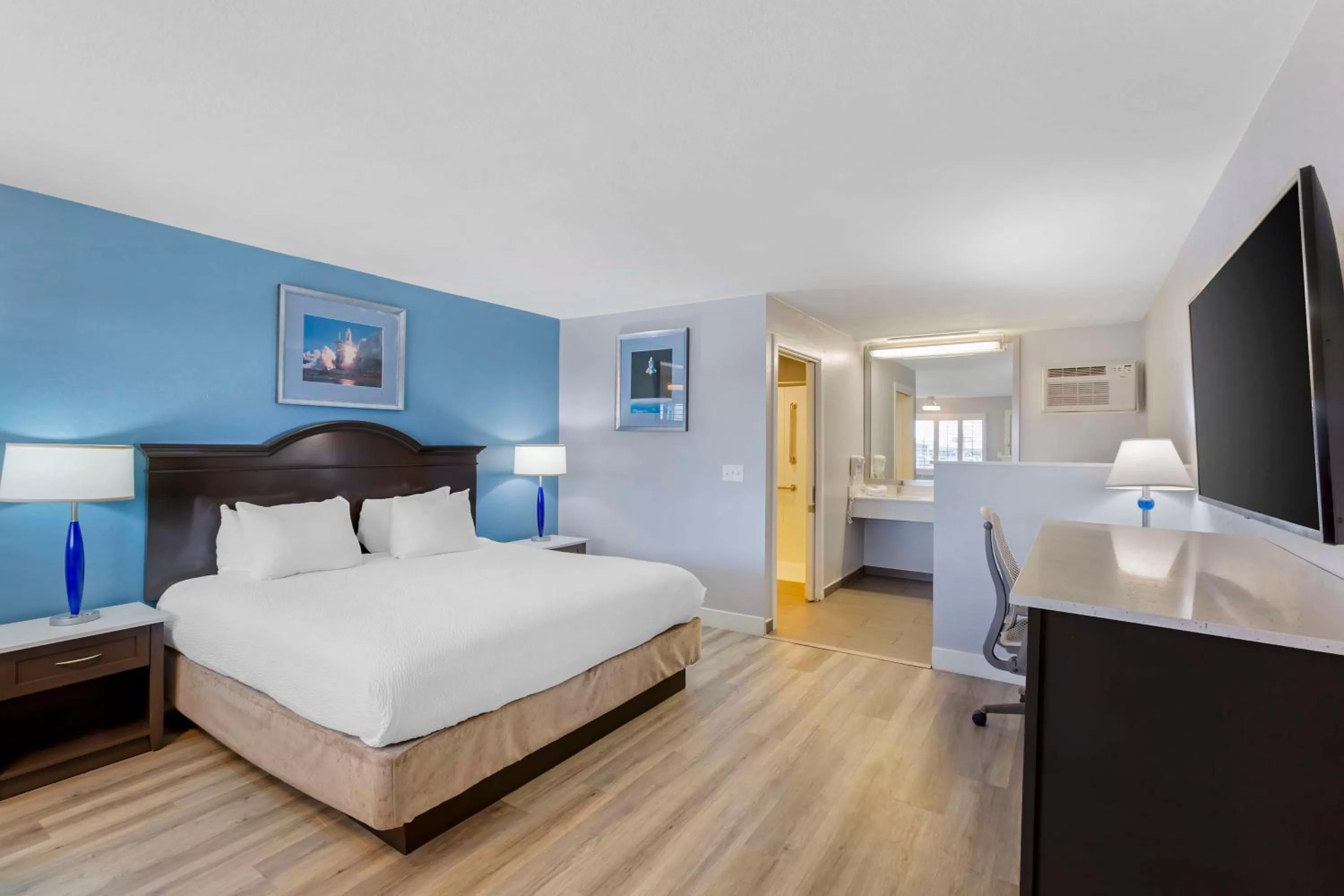 King Room - Disability Access in Best Western Space Age Lodge