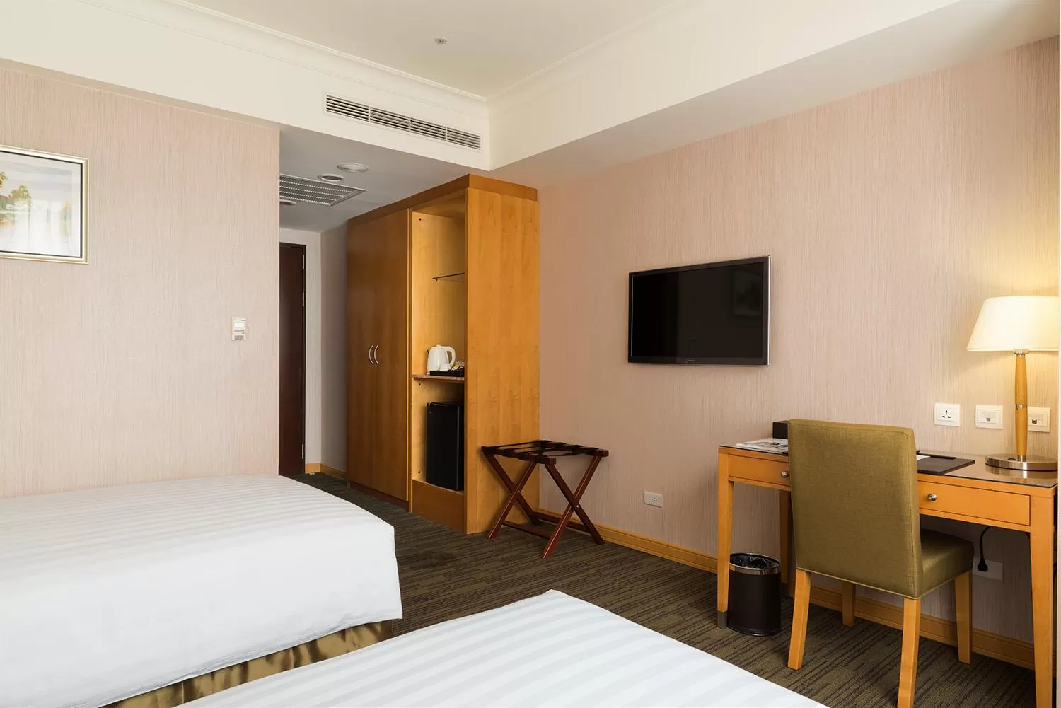 Standard Twin Room in Fushin Hotel Taipei