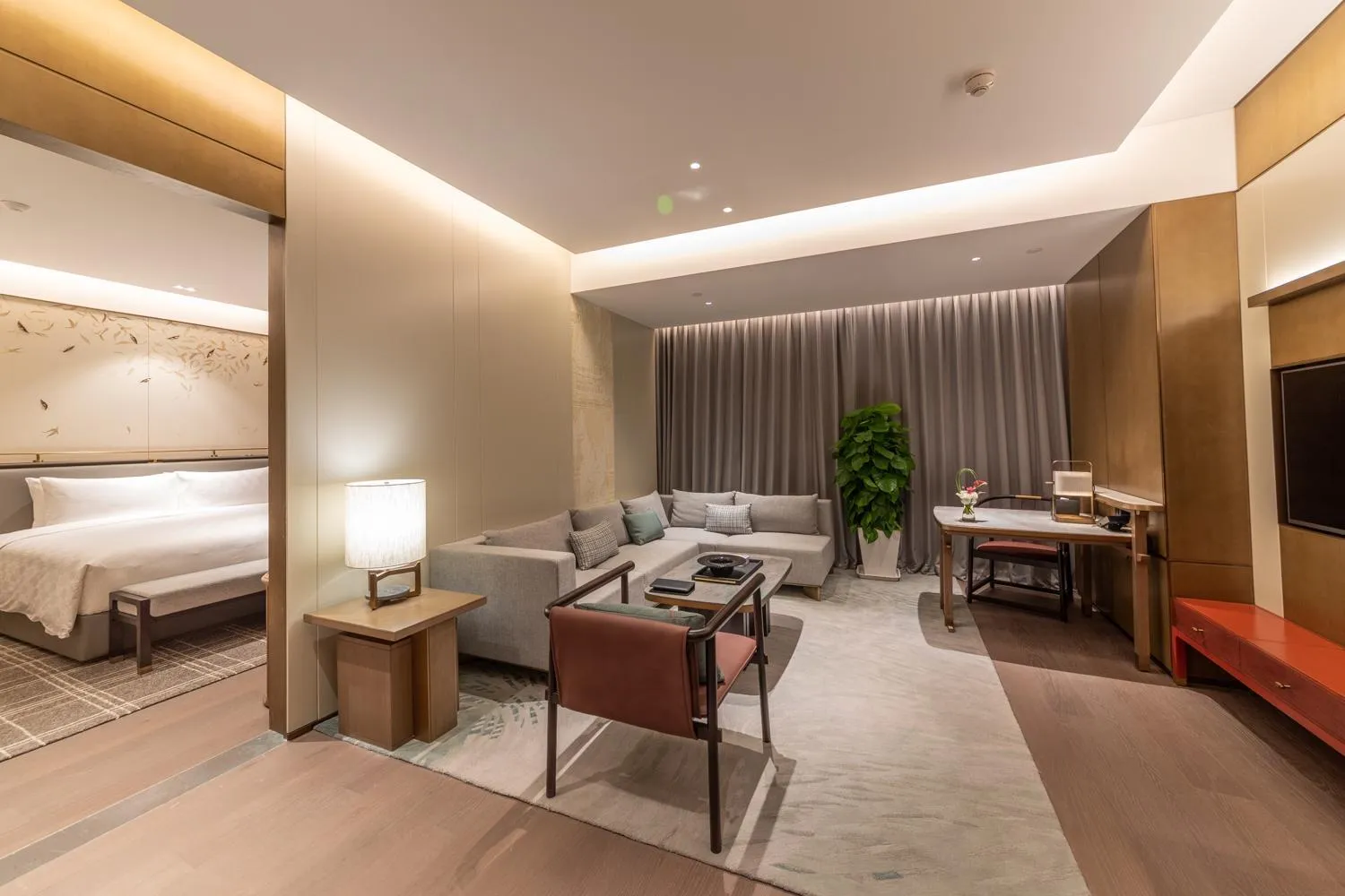 One-Bedroom King Suite in Hualuxe Xi an Chanba