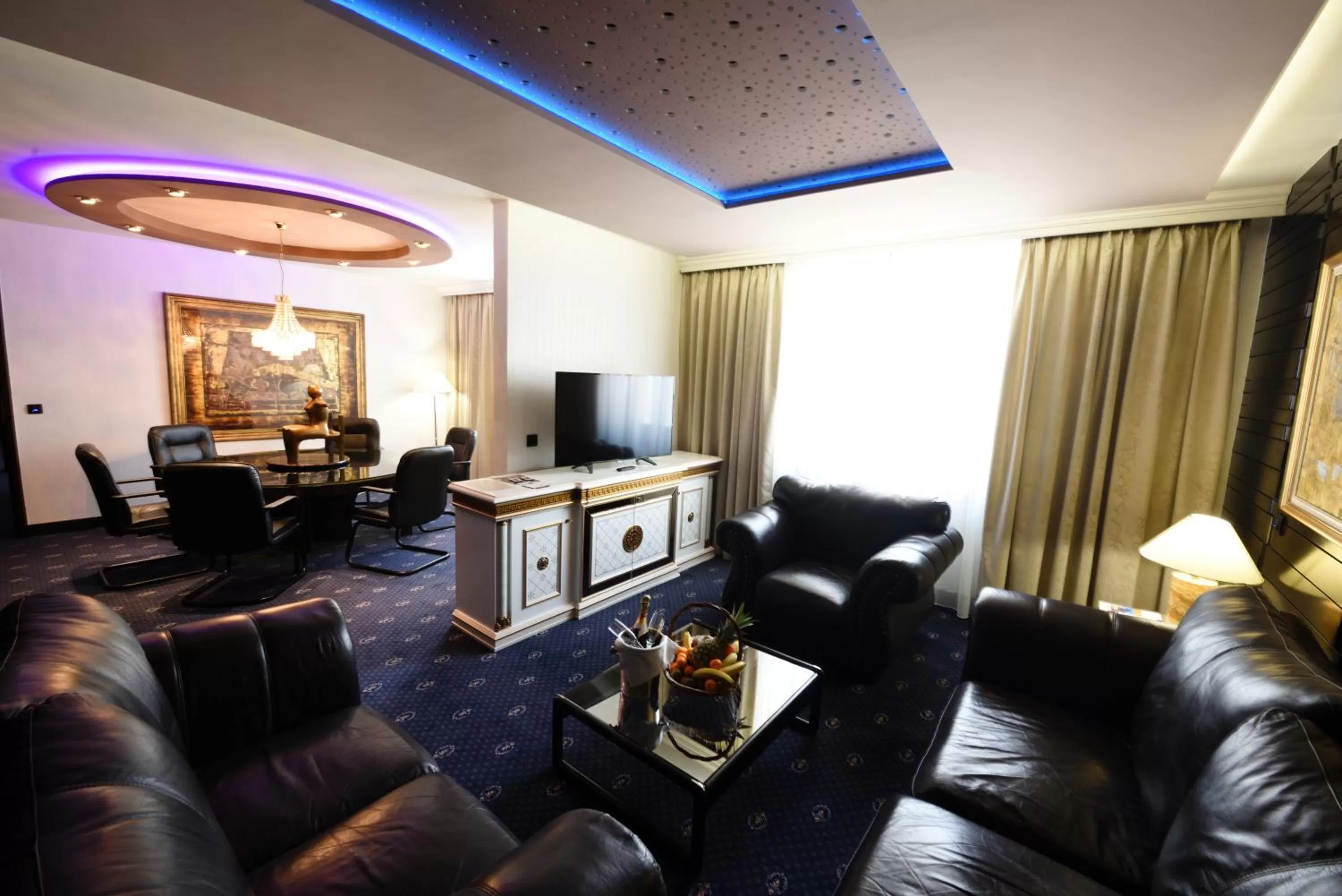 Presidential Suite in Hotel Holiday