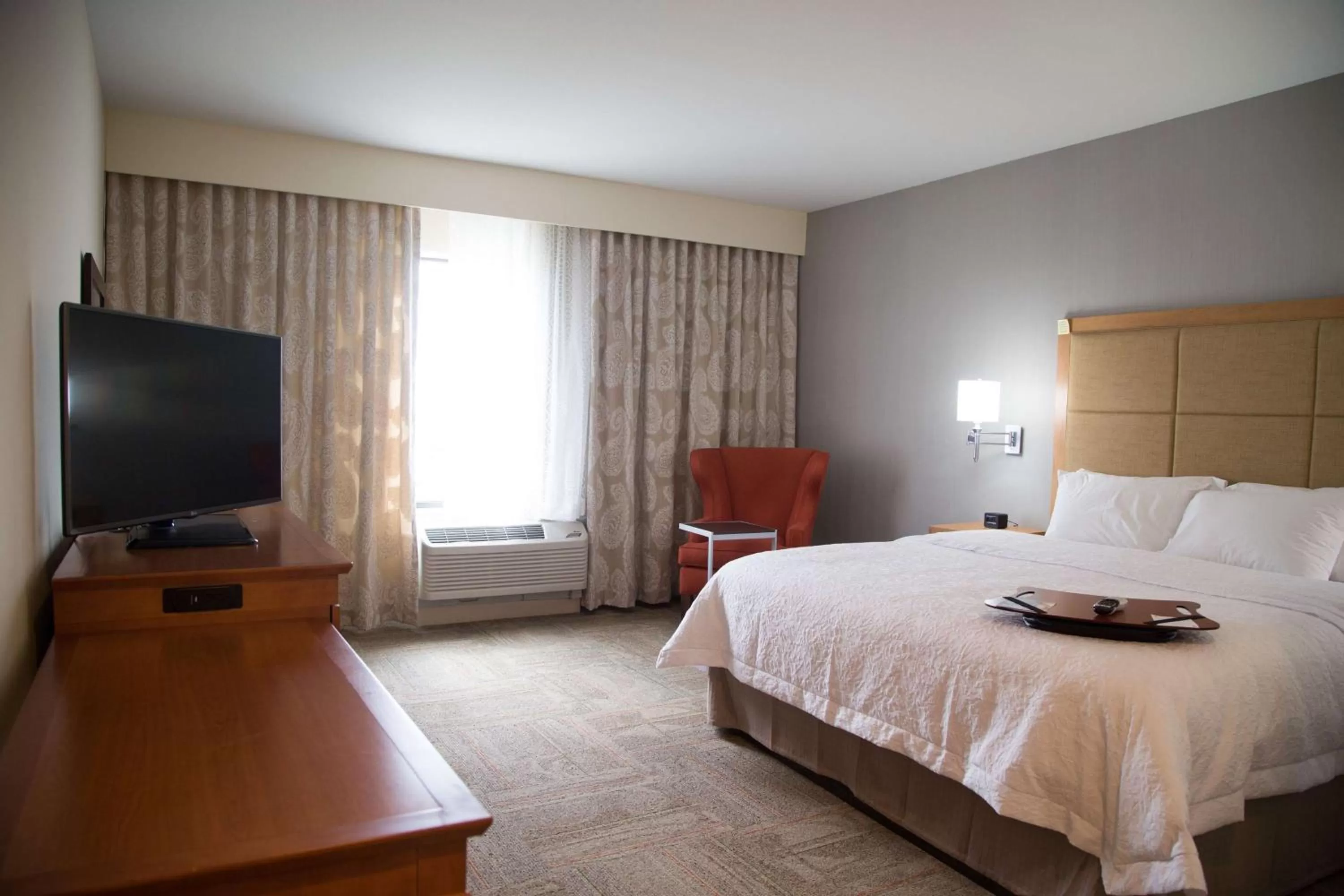 King Room - Mobility Access/Non-Smoking in Hampton Inn and Suites by Hilton McKinney