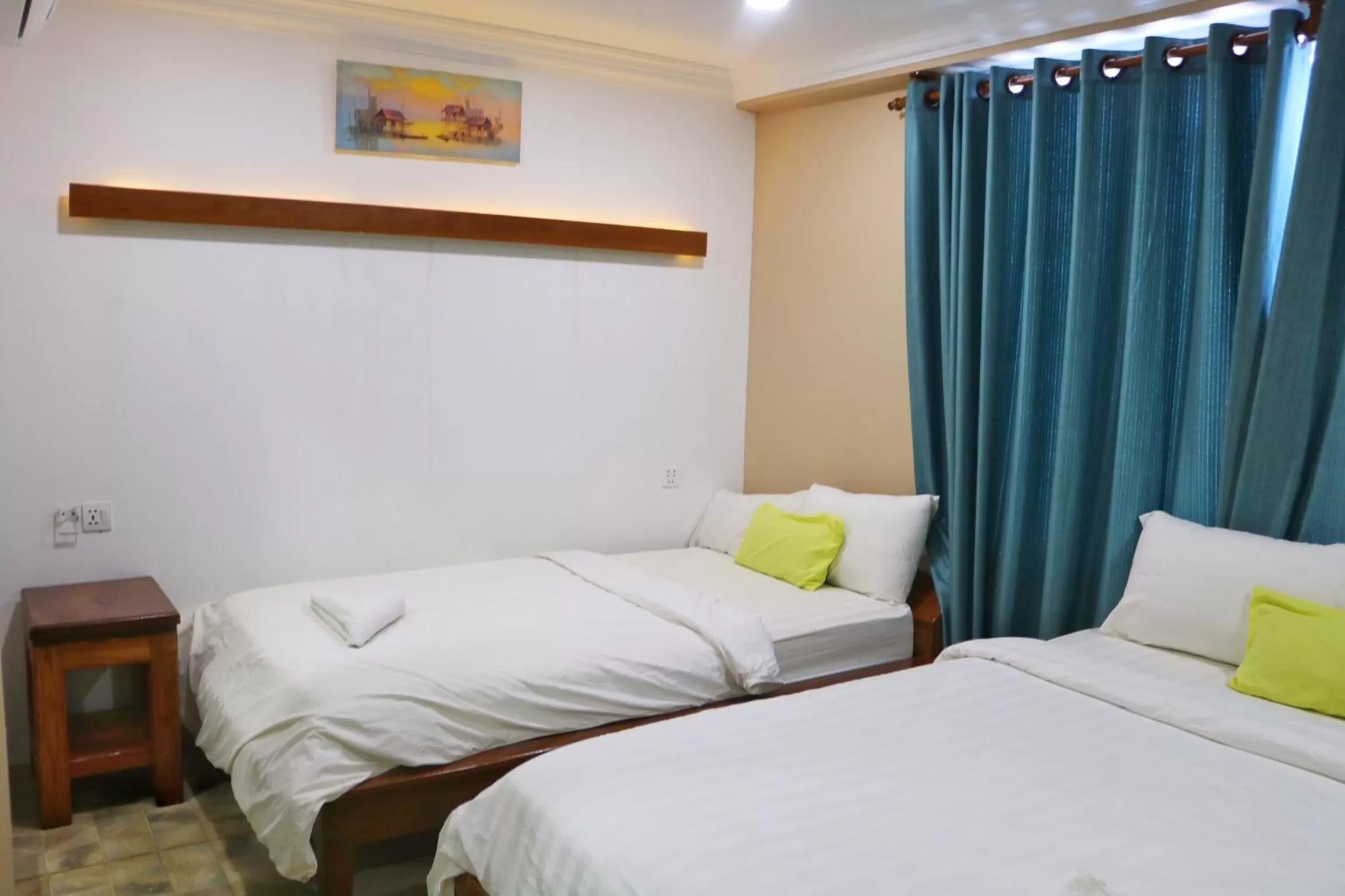 Deluxe Double Room with Two Double Beds in Neakru Guesthouse and Restaurant