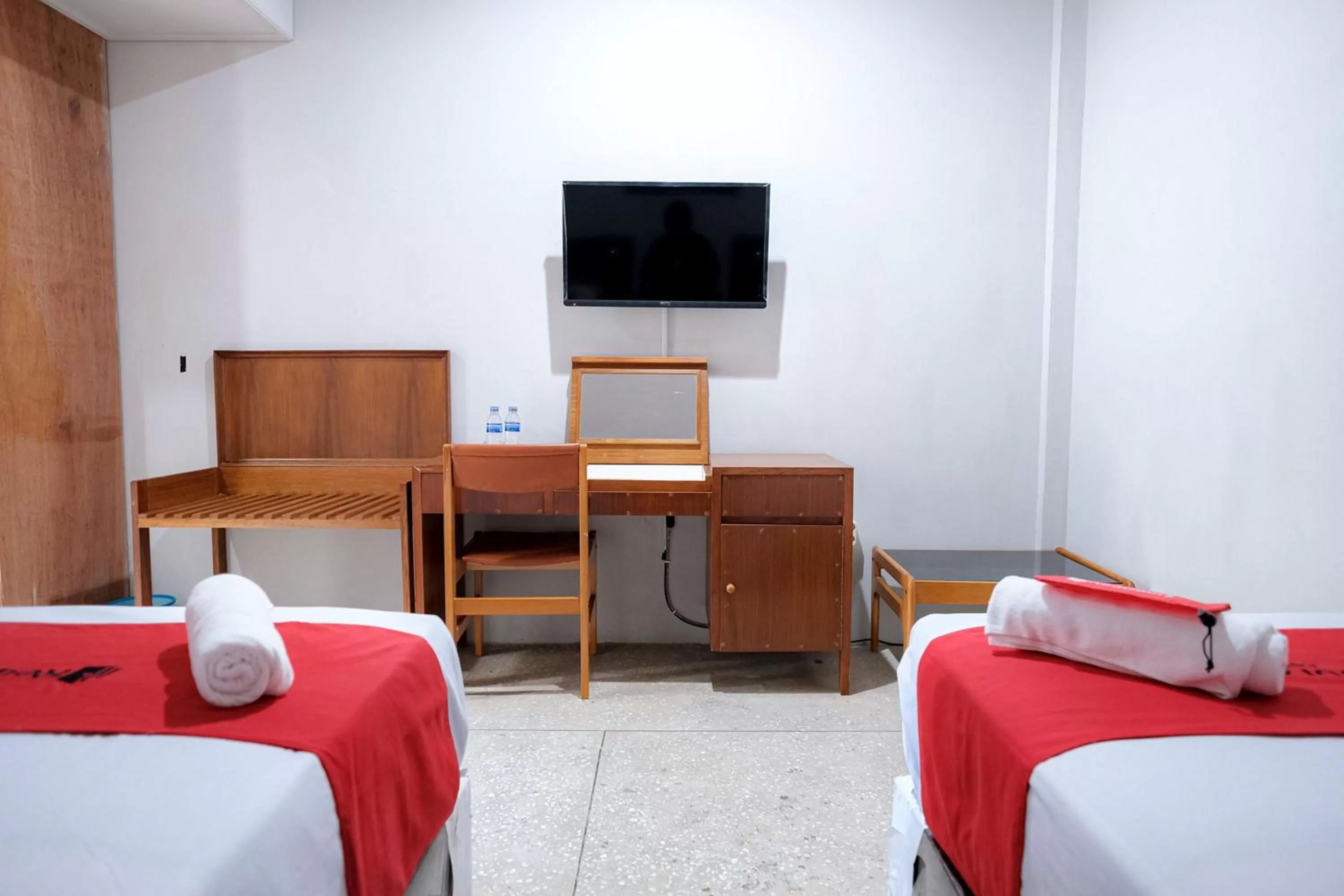 Twin Room in RedDoorz @ Cempaka Putih Jambi