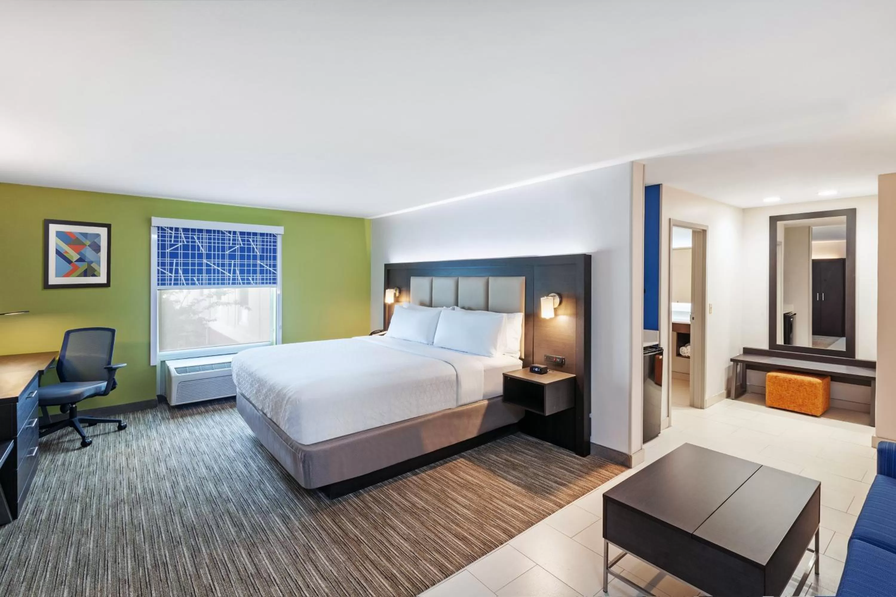 King Suite in Holiday Inn Express & Suites Baton Rouge East by IHG