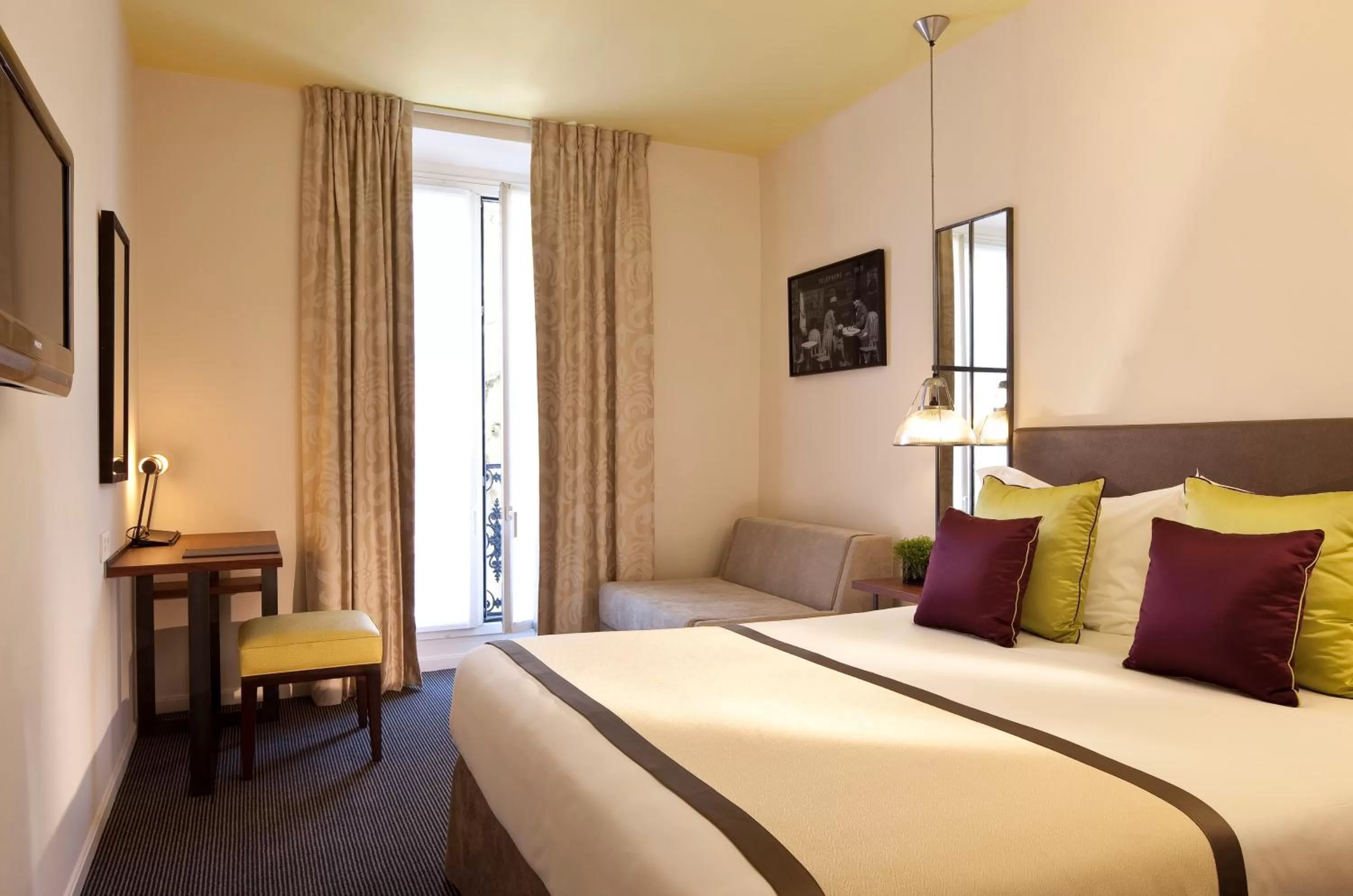 Superior Double Room in Hôtel Marais Bastille