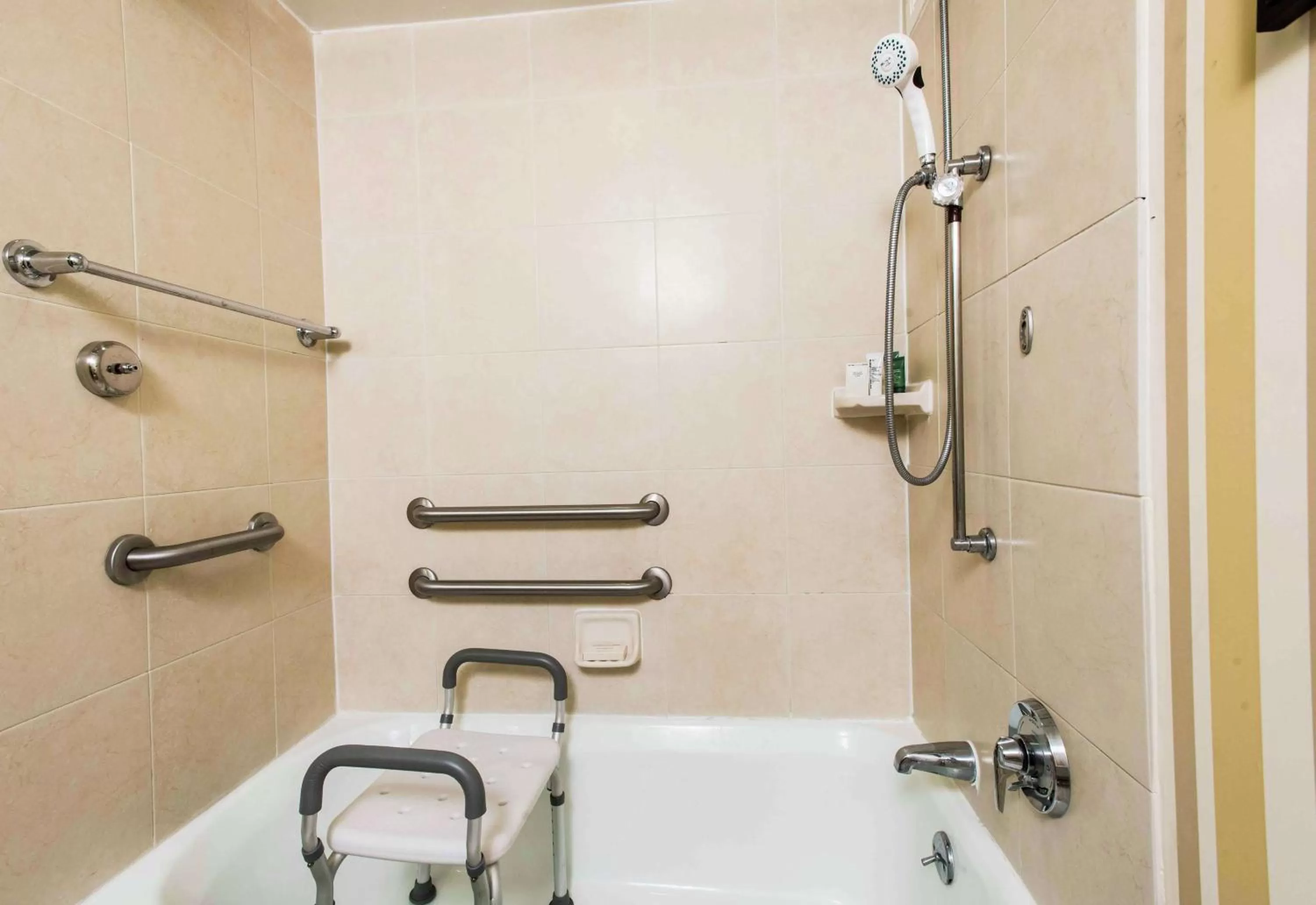 Oceanfront Queen Room with Two Queen Beds - single occupancy - Disability Access in Hilton Daytona Beach Resort