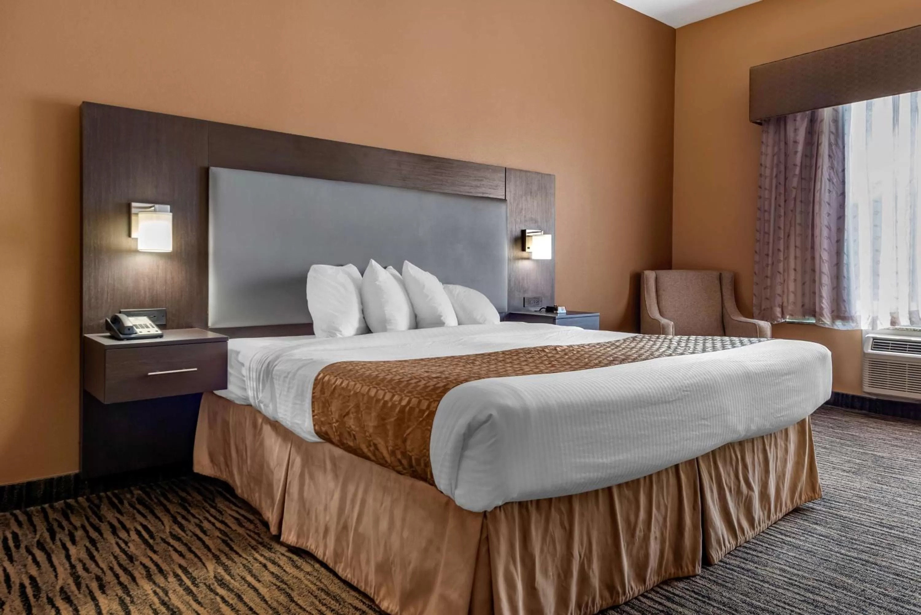 King Room - Non-Smoking in Best Western the Inn at the Fairgrounds