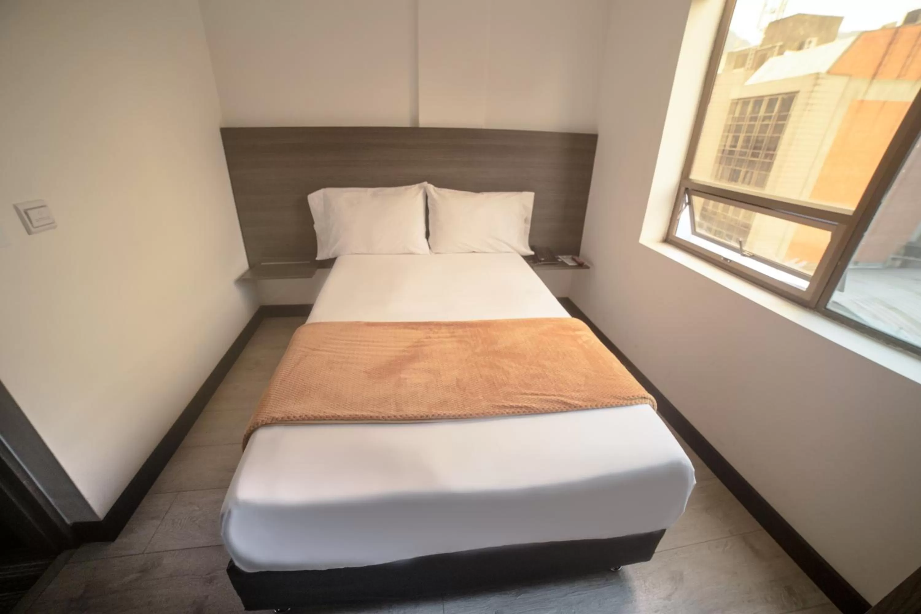 Single Room in Hotel Express 53