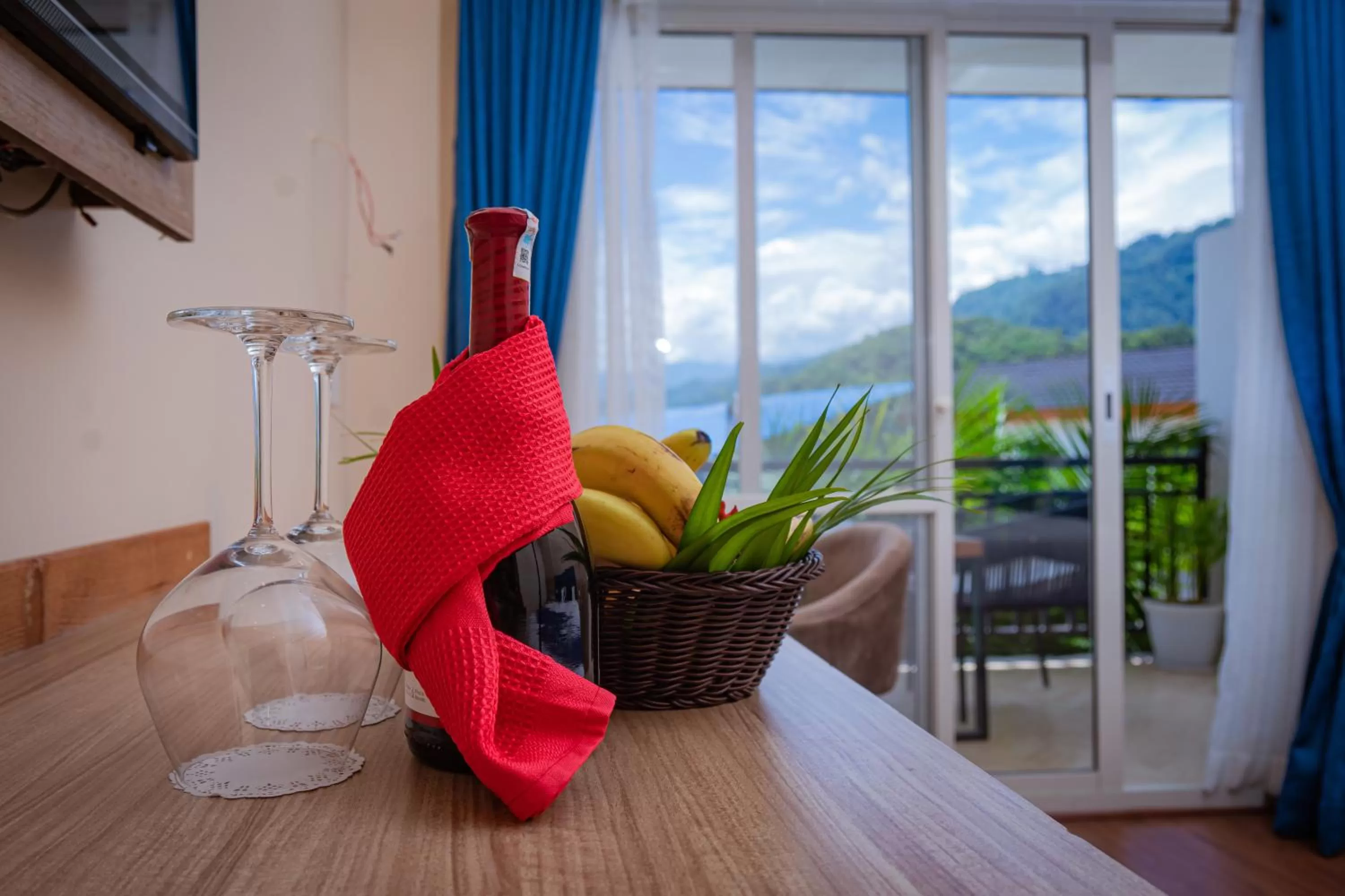 Deluxe Twin Room - single occupancy in Majestic Lake Front Hotel & Suites