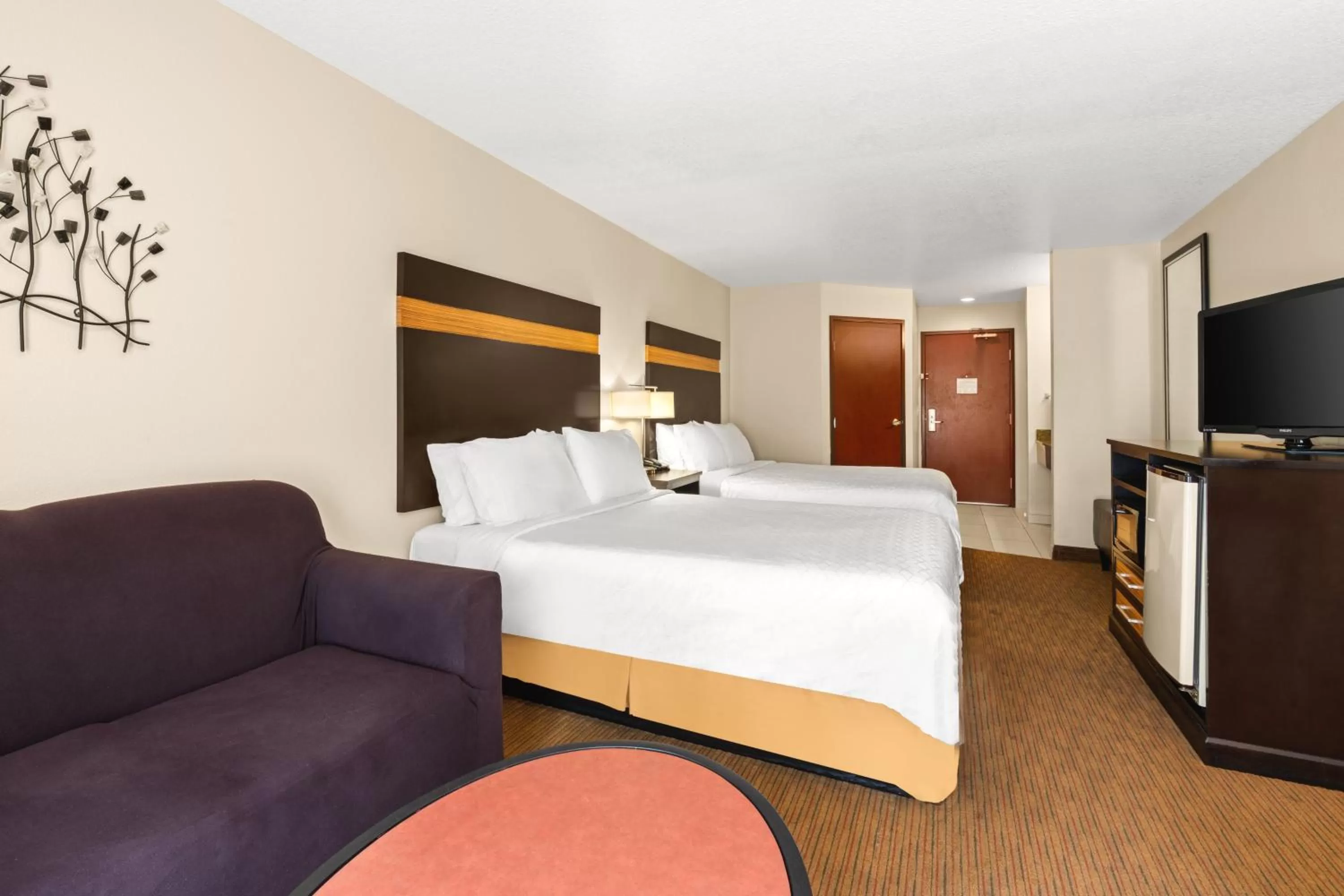 Twin Room - Mobility Access with Bath Tub in Holiday Inn Express Portland SE - Clackamas Area by IHG