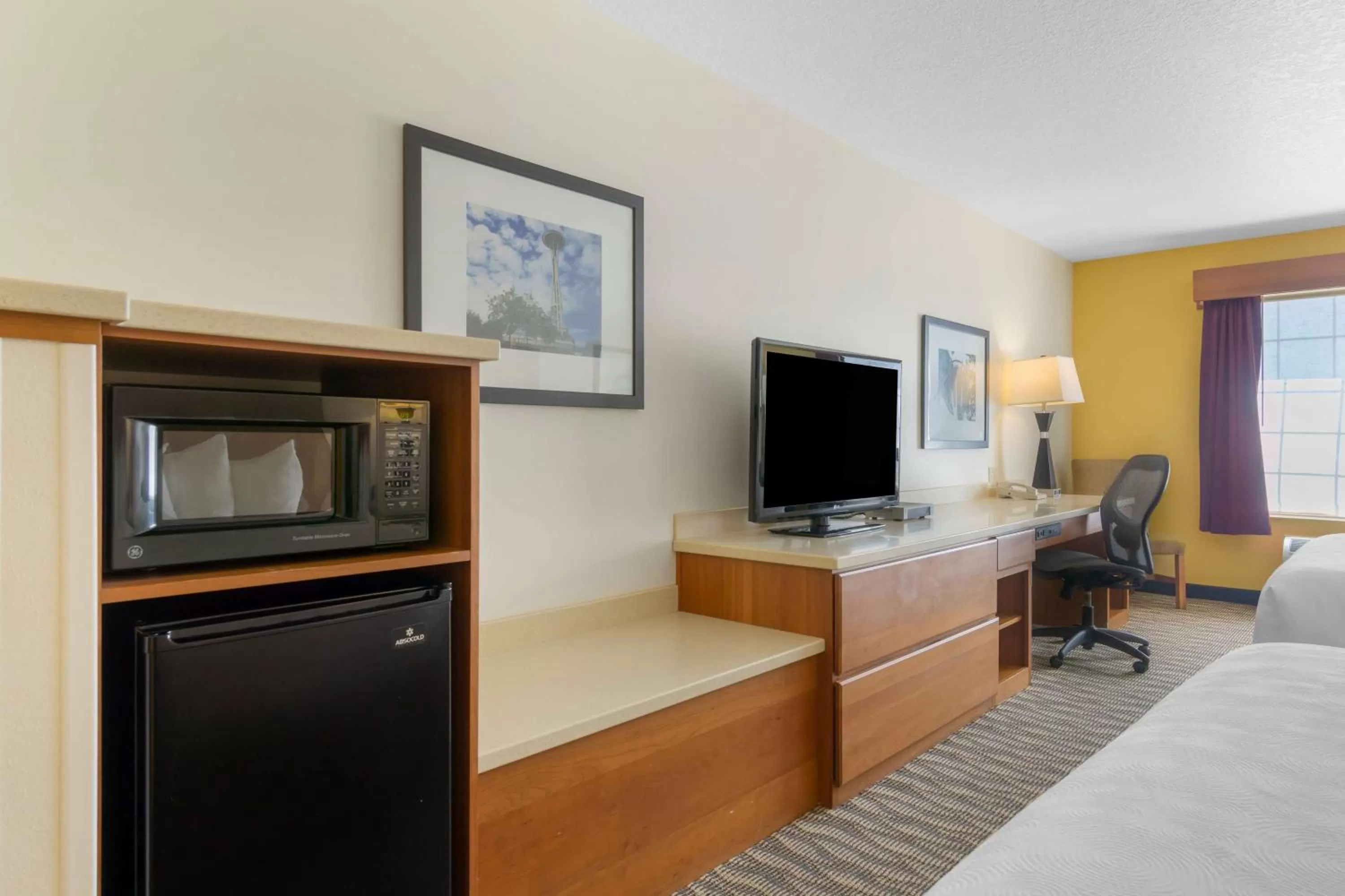 Queen Room with Two Queen Beds - Non-Smoking in Best Western Plus Park Place Inn & Suites