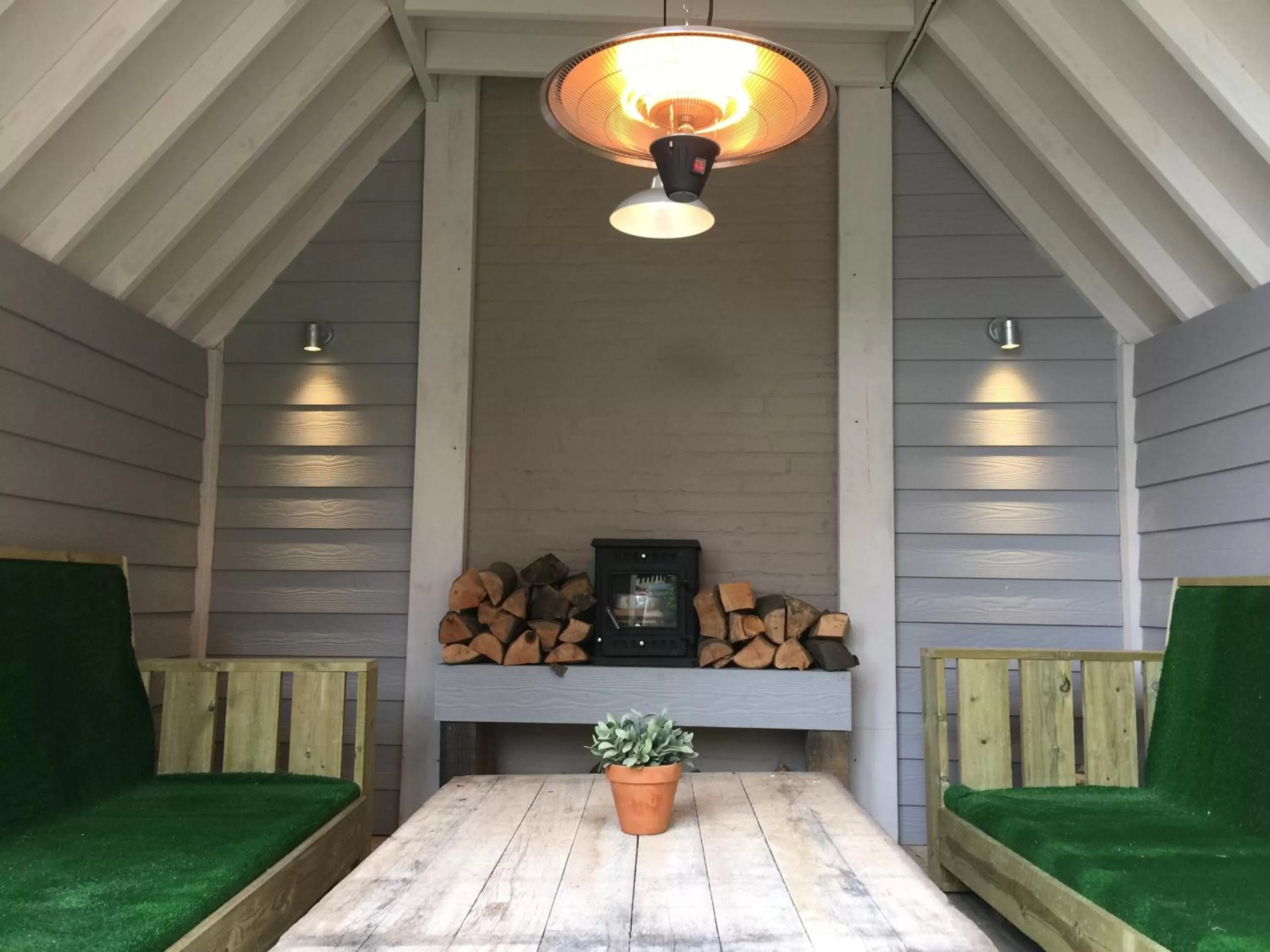 Living room in The Windmill Inn