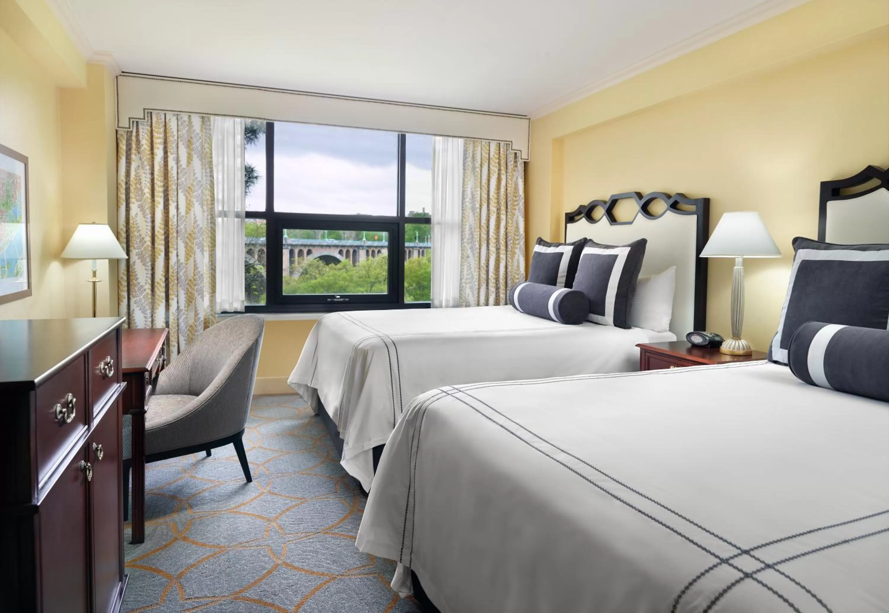 Traditional Room with 2 Queen Beds - single occupancy in Omni Shoreham Hotel