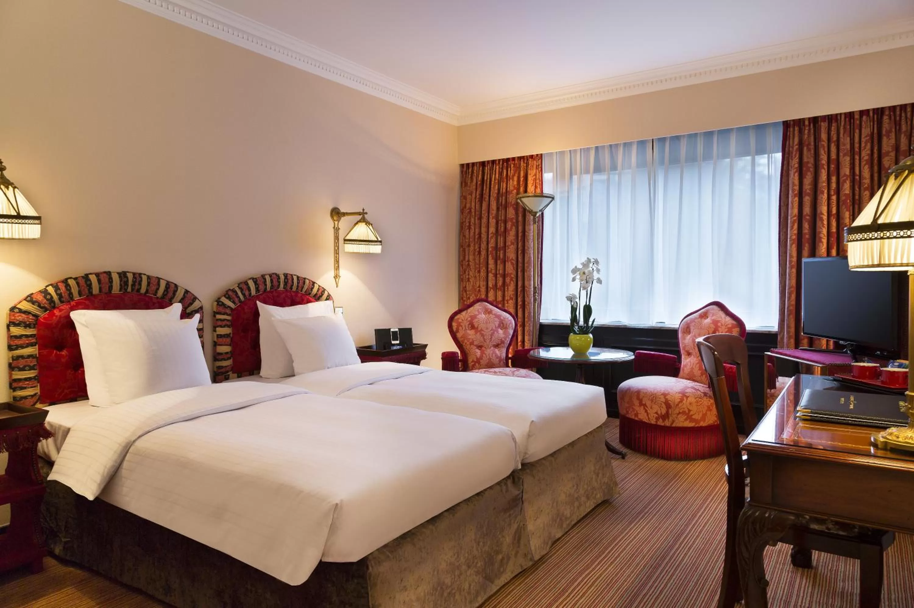 Classic Twin Room in Hotel Barsey by Warwick