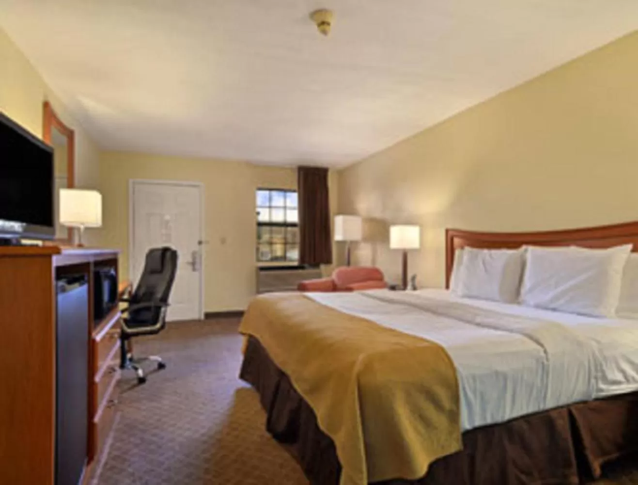 King Room - Smoking  in Days Inn by Wyndham Natchitoches