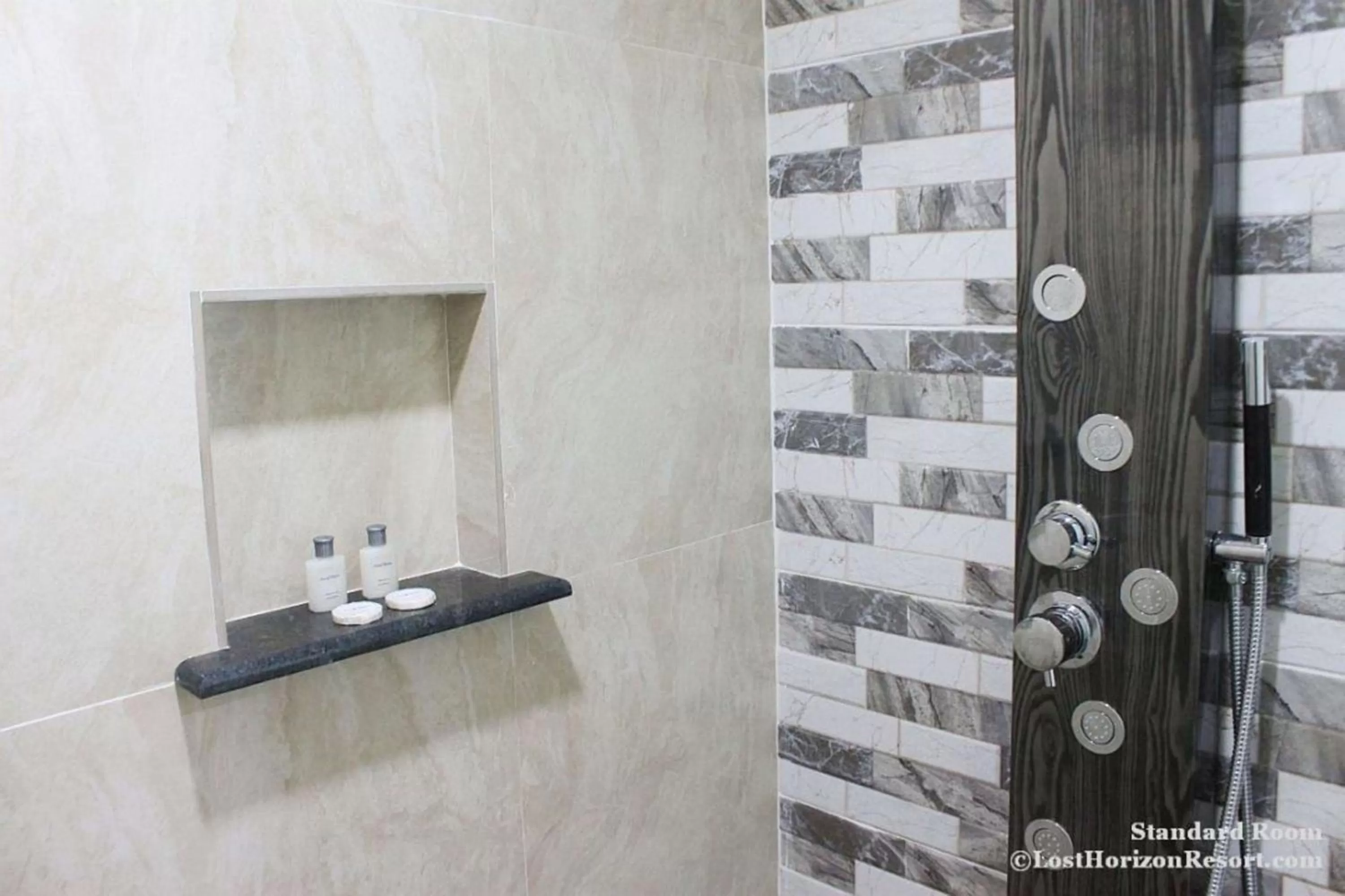 Horizon Room in Lost Horizon Beach Dive Resort