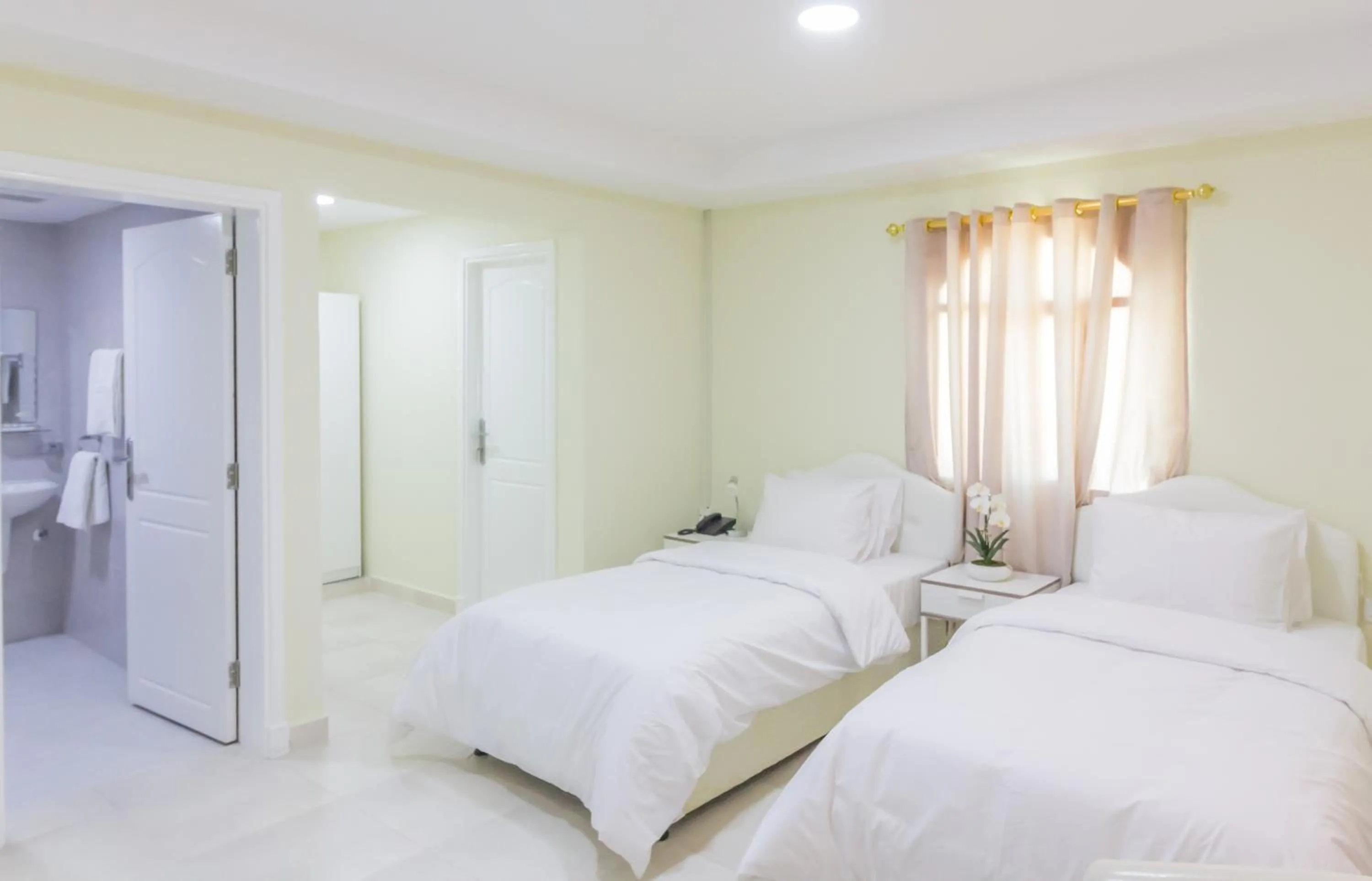 Deluxe Double or Twin Room - single occupancy in Al Jisr Hotel