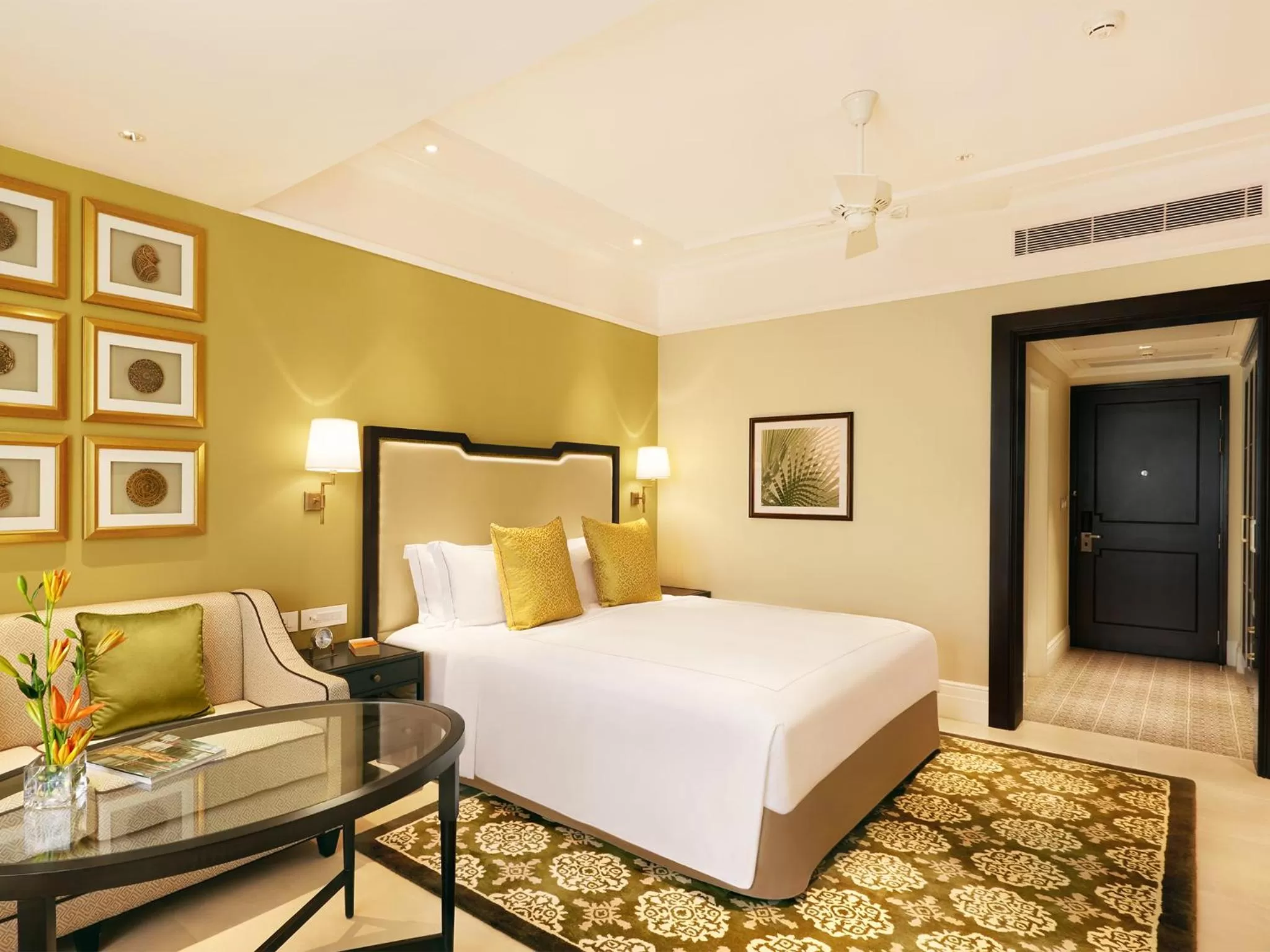 Luxury Room King Bed - single occupancy in Taj Connemara, Chennai