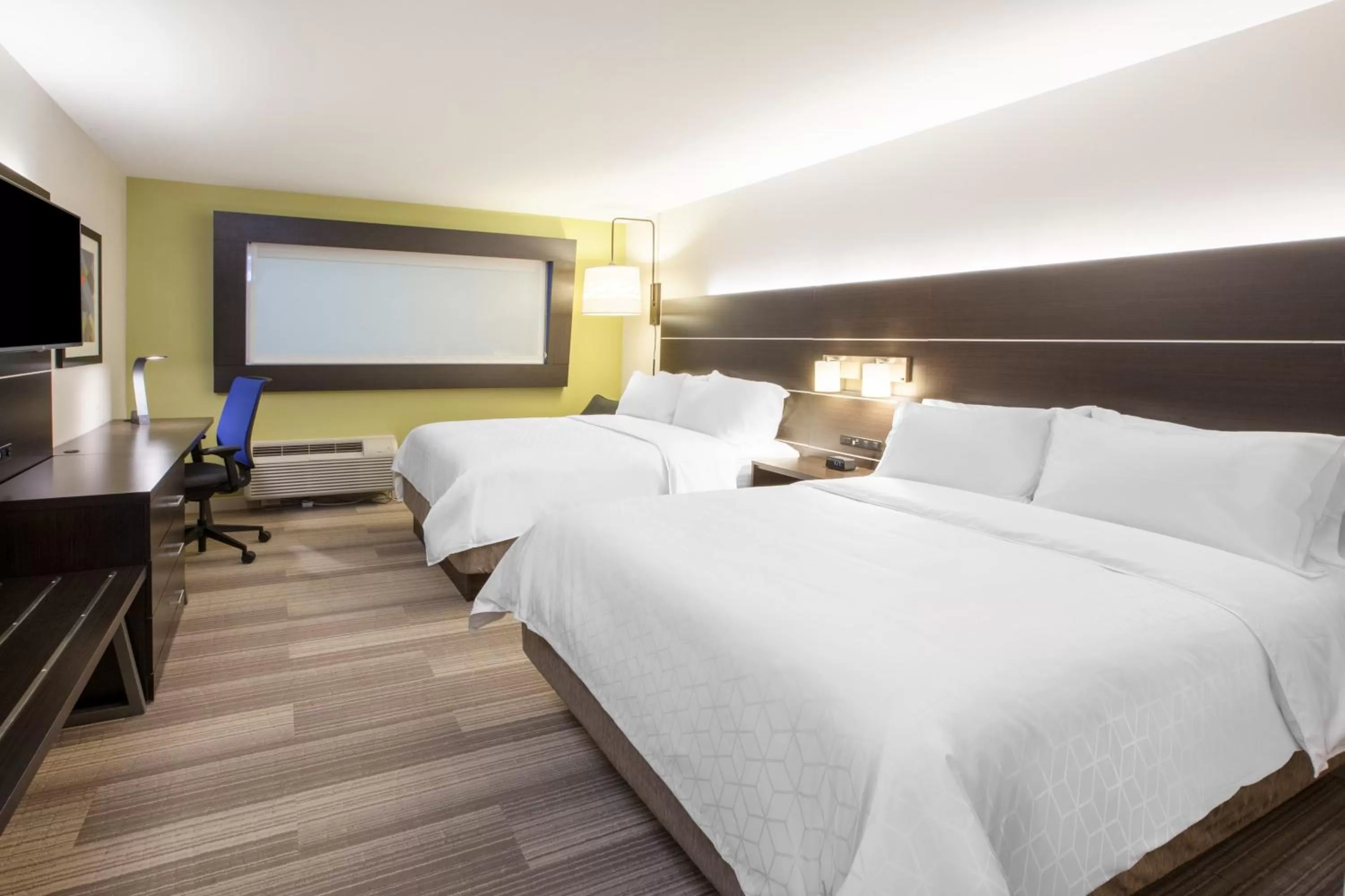 Standard Queen Room with Two Queen Beds in Holiday Inn Express Hotel & Suites Raton by IHG