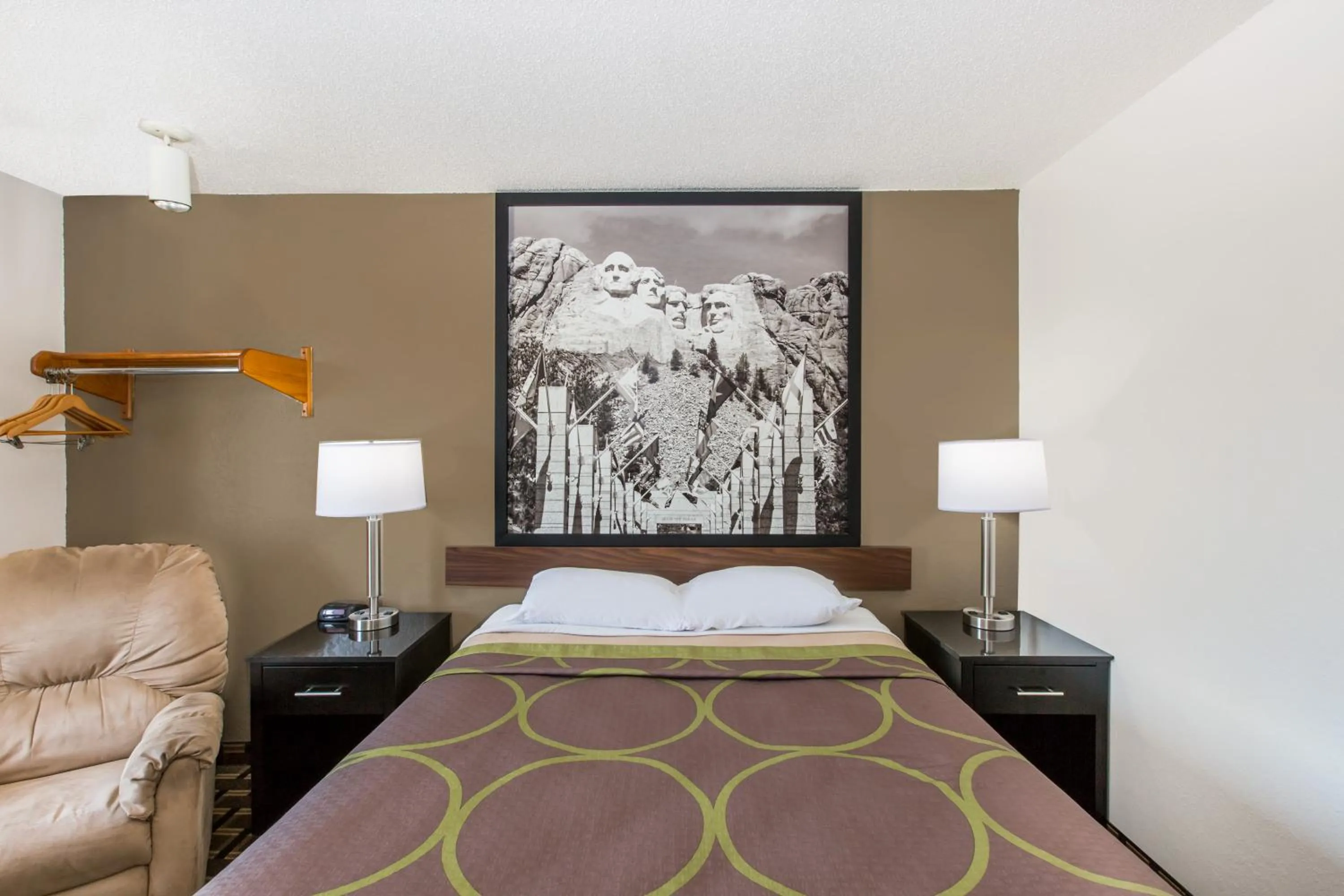 Room with Queen Bed - Non Smoking in Super 8 by Wyndham Wayne