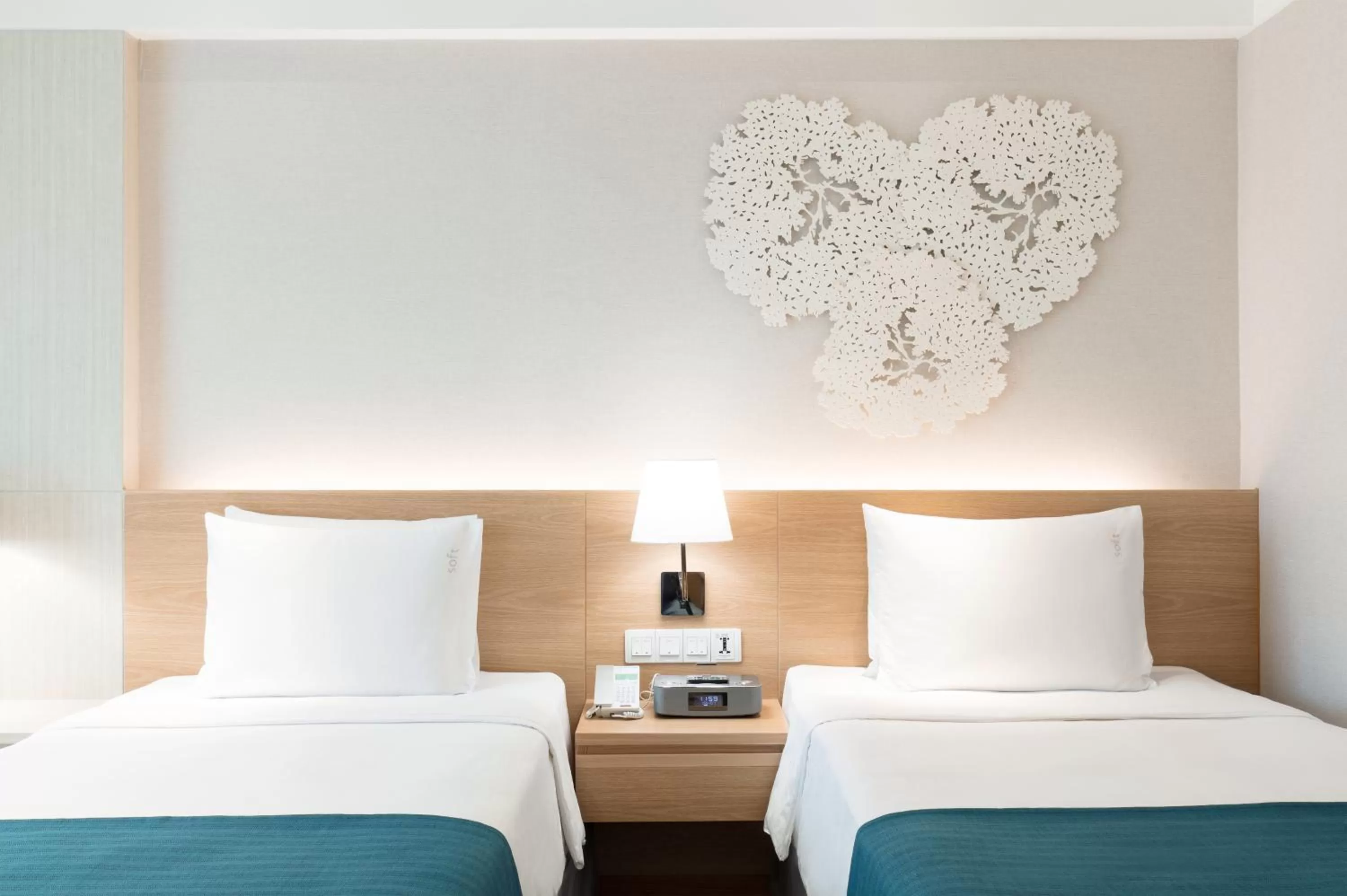 2 Single Premium Non Smoking in Holiday Inn Bangkok by IHG