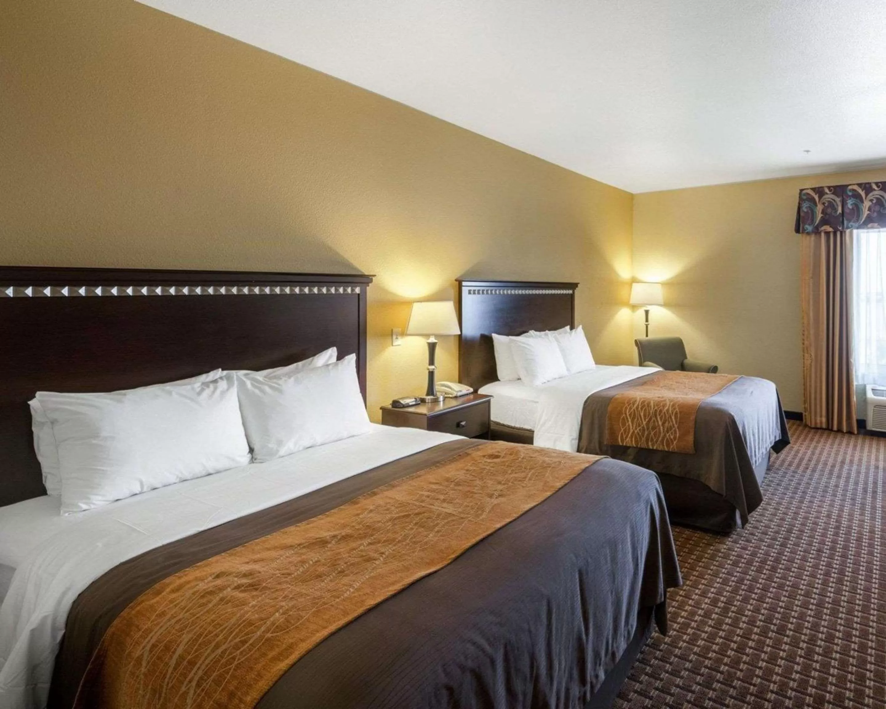 Queen Room with Two Queen Beds - Non-Smoking in Comfort Inn & Suites Regional Medical Center