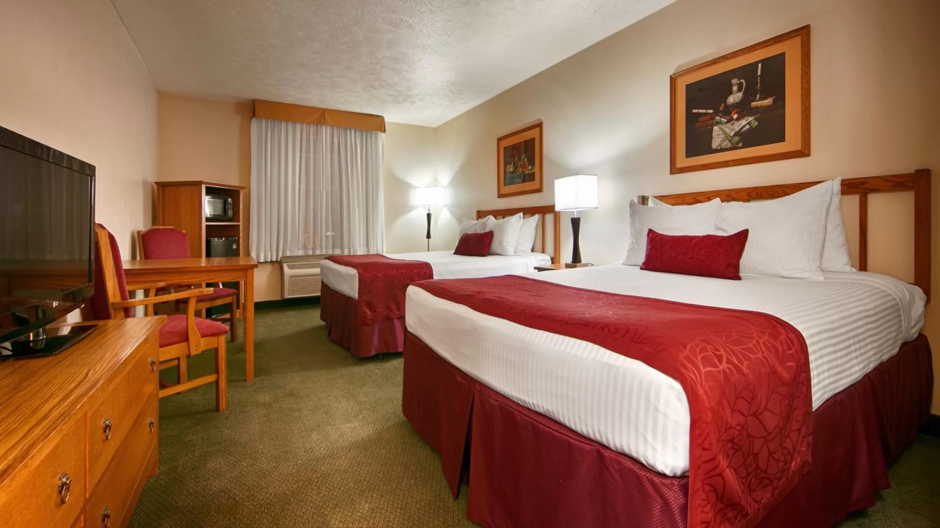 Queen Room with Two Queen Beds - single occupancy - Disability Access in Best Western John Jay Inn