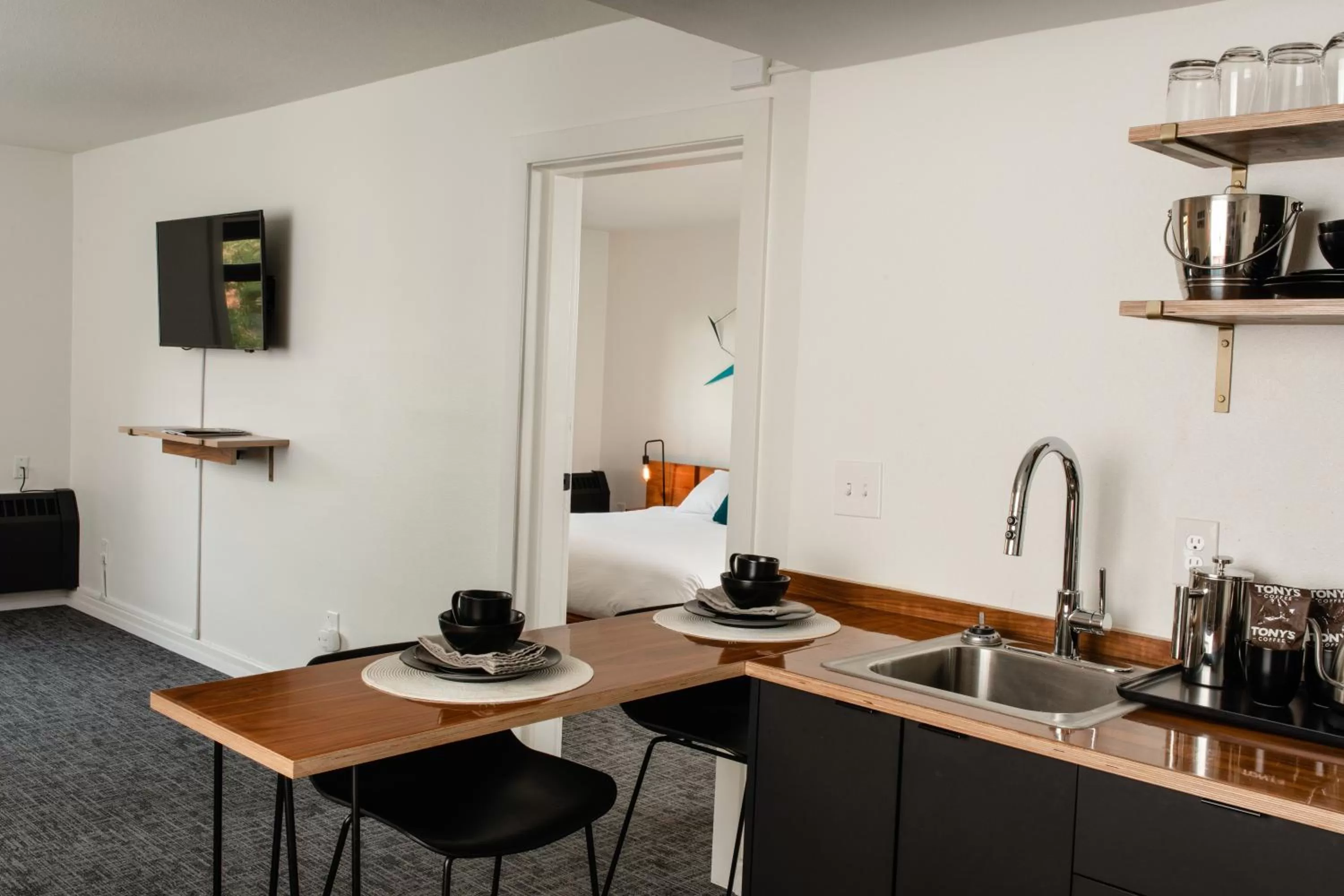 Deluxe King Suite in Hotel Leo