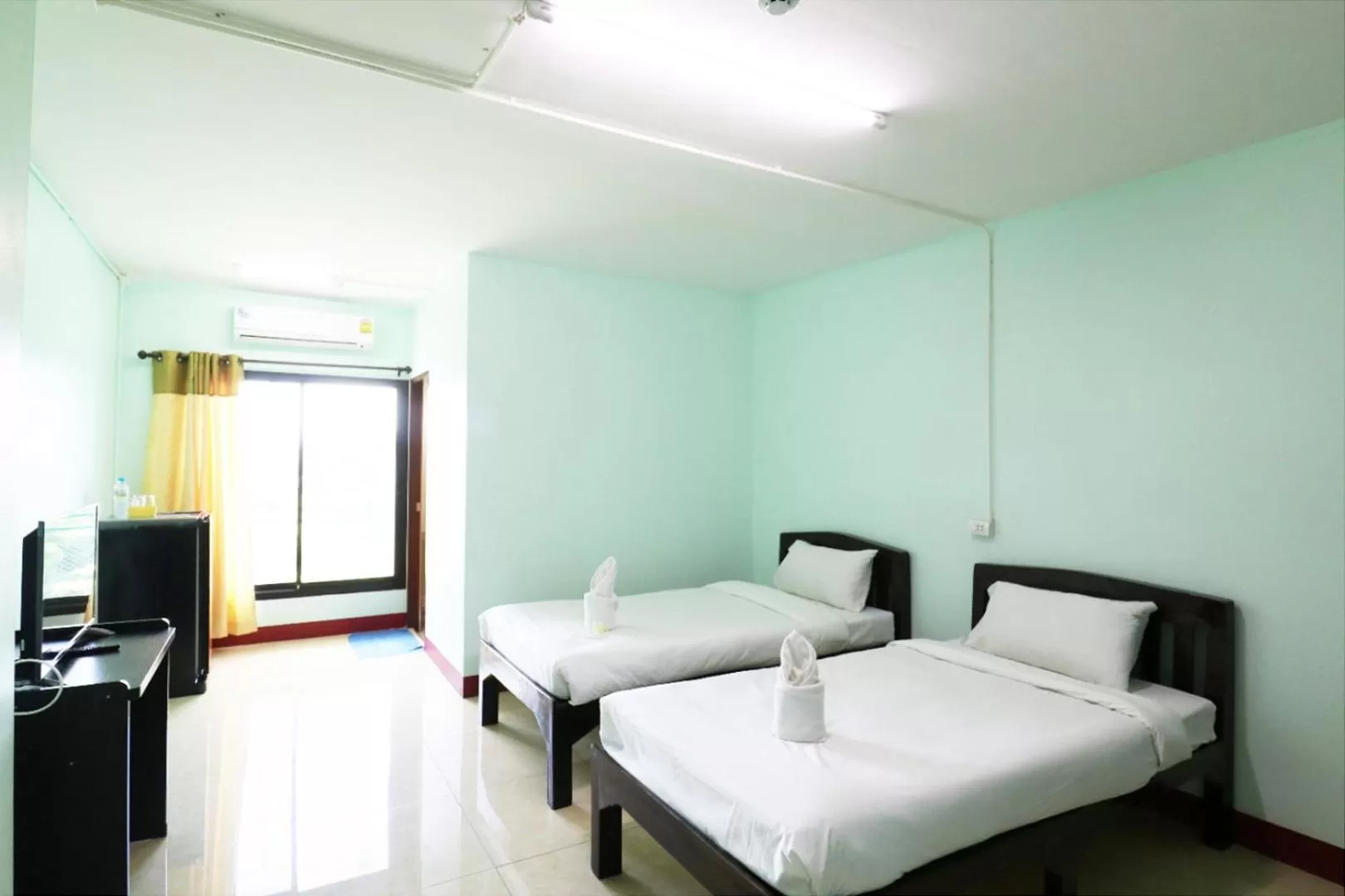 Standard Twin Room in Eden Garden Resort