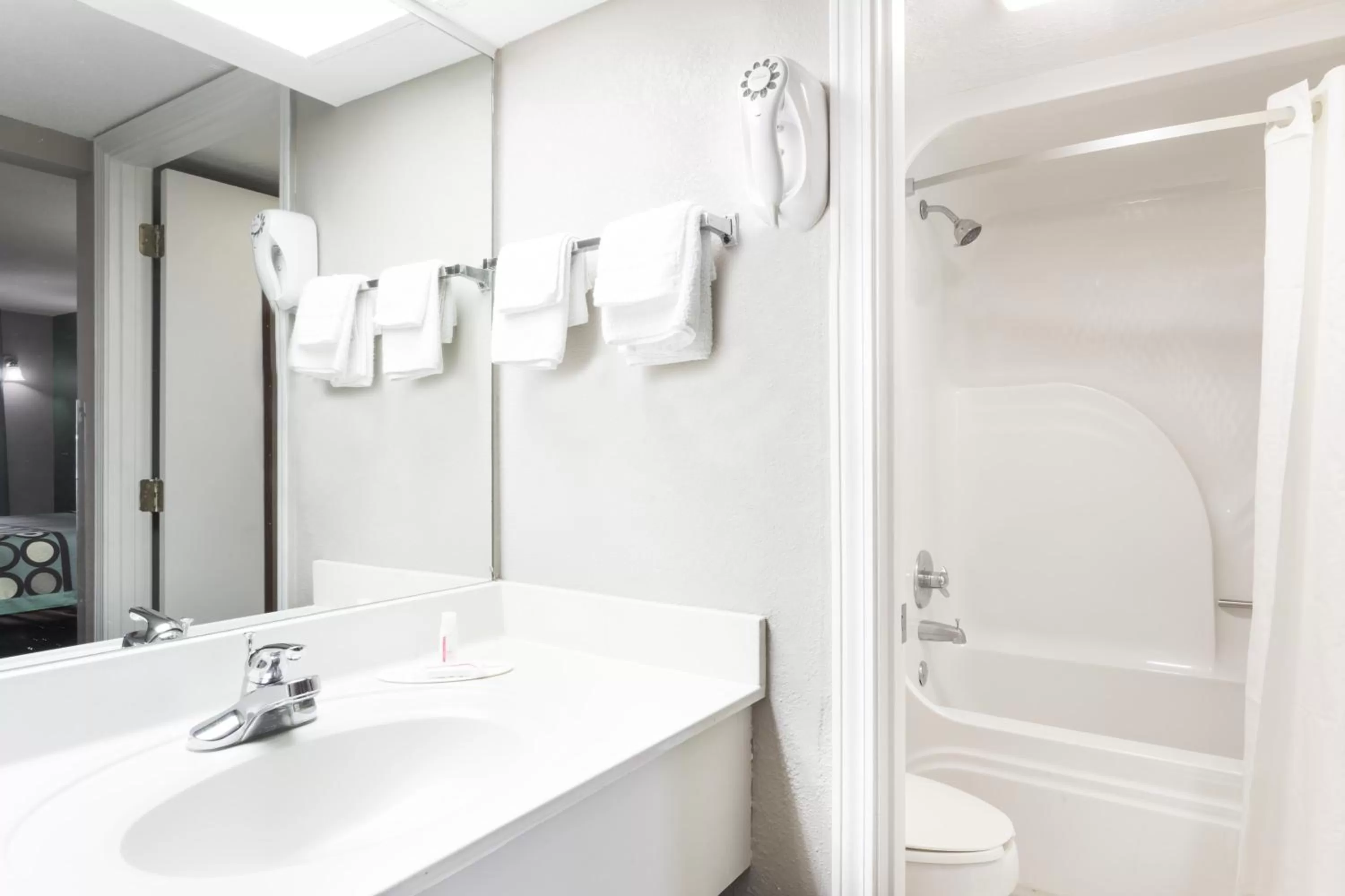 King Studio Suite -  Smoking in Super 8 by Wyndham Marianna