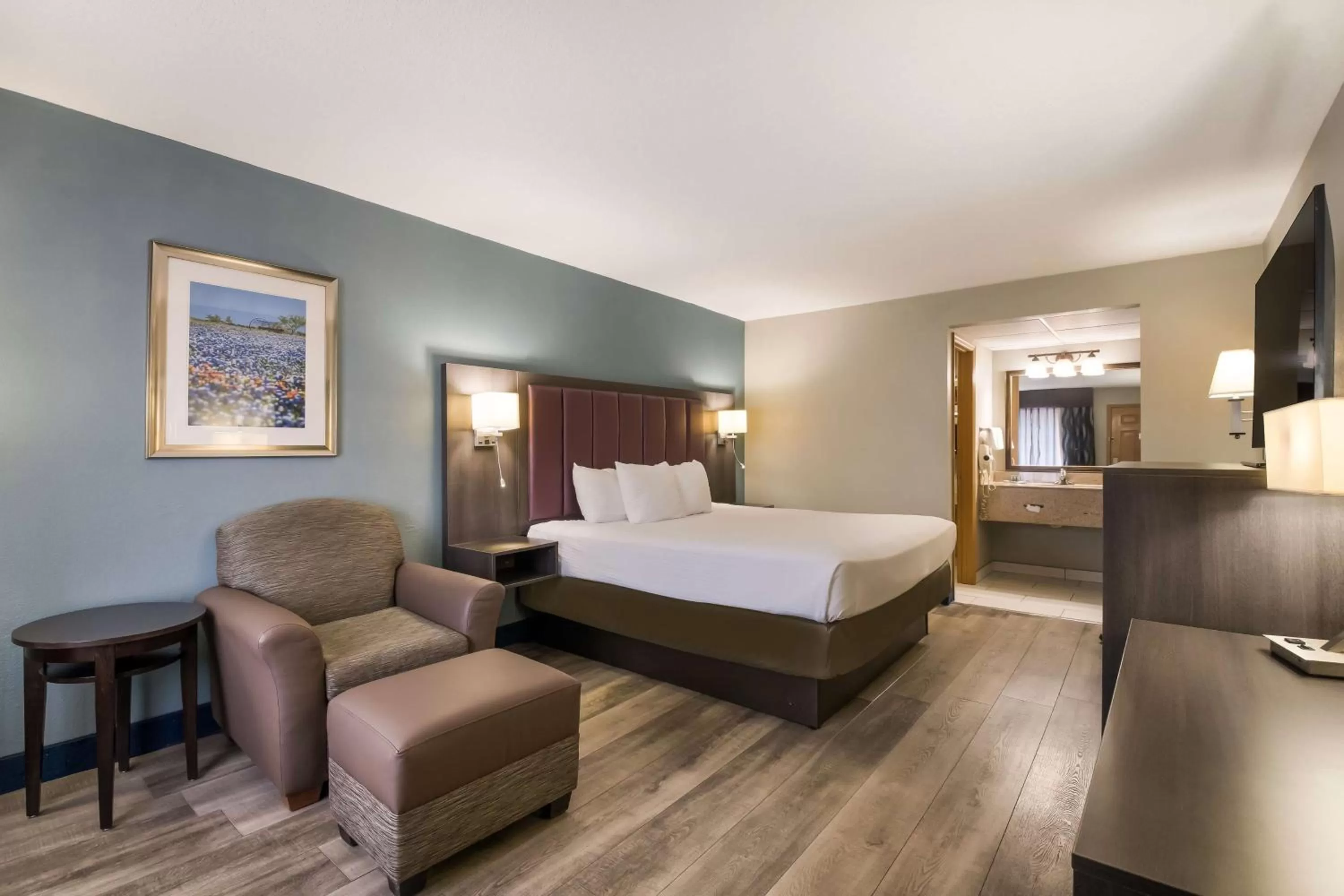 King Rom with Kitchenette in Best Western Inn Winchester