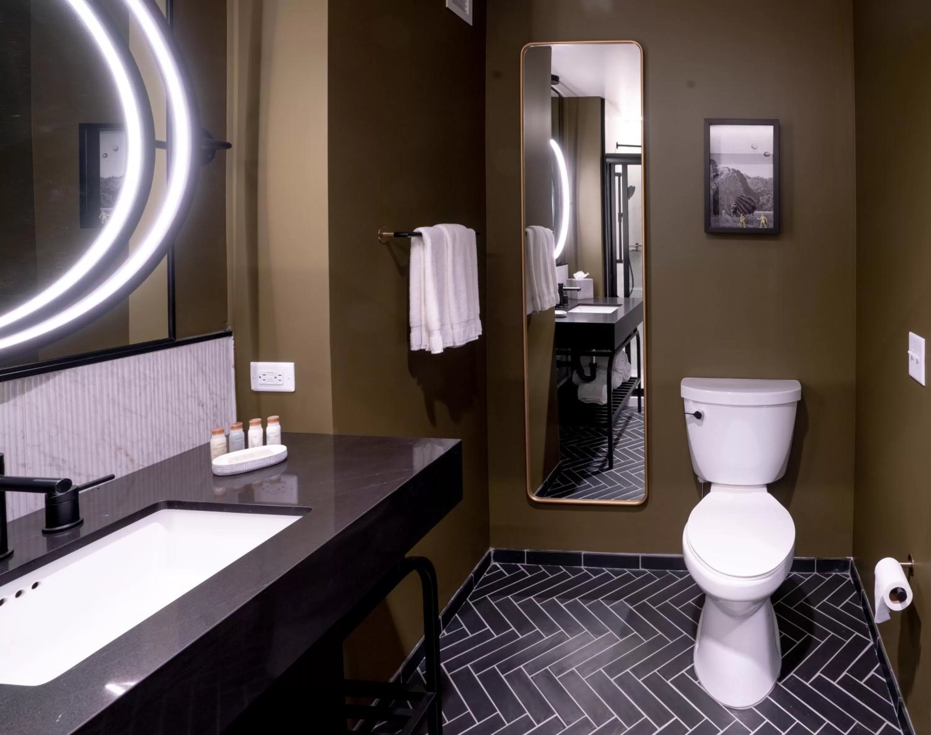 King Room - Non-Smoking in Hotel Indigo - Columbus at Riverfront Place by IHG