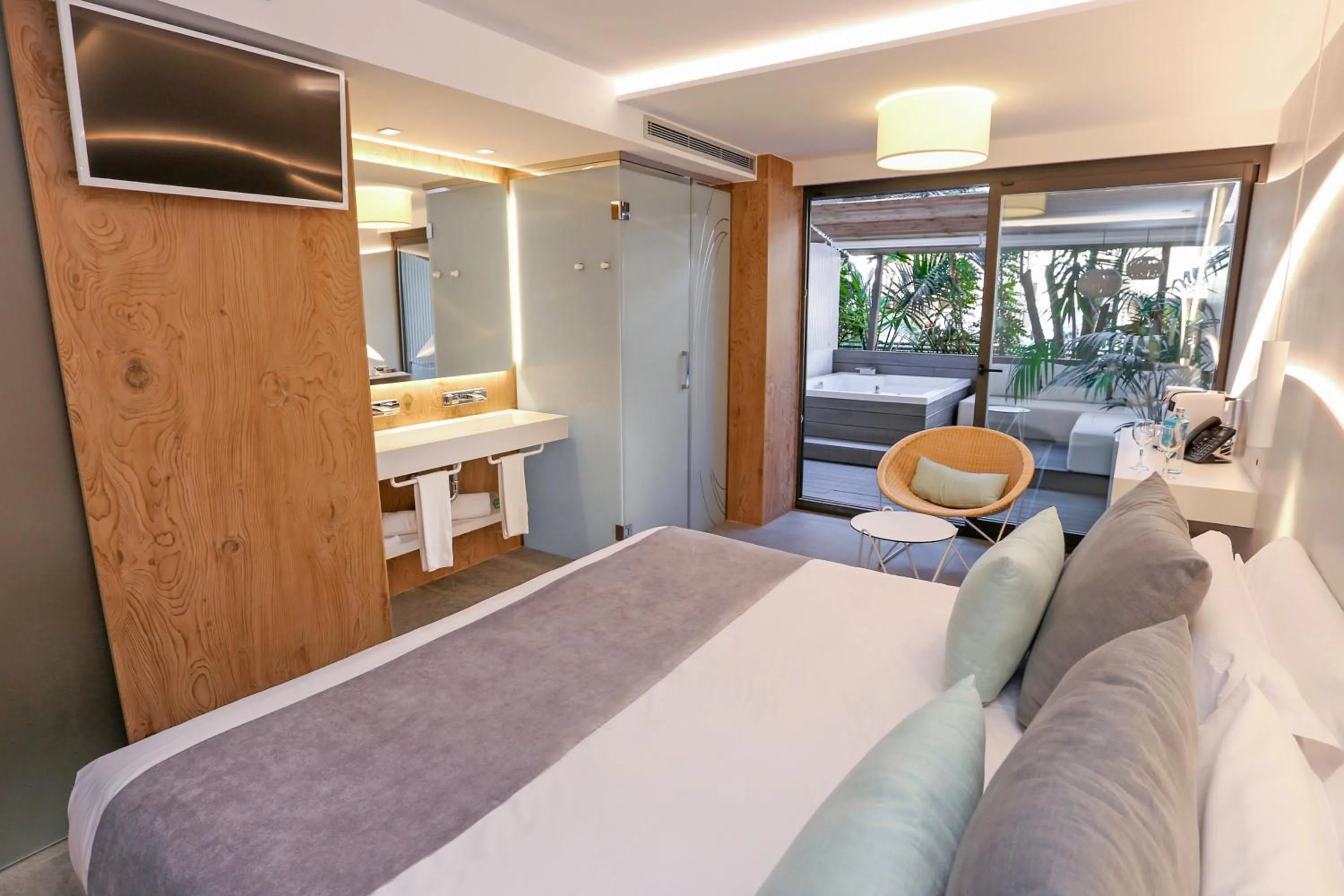 Deluxe Double or Twin Room with Spa Bath in KAKTUS Hotel Kaktus Playa