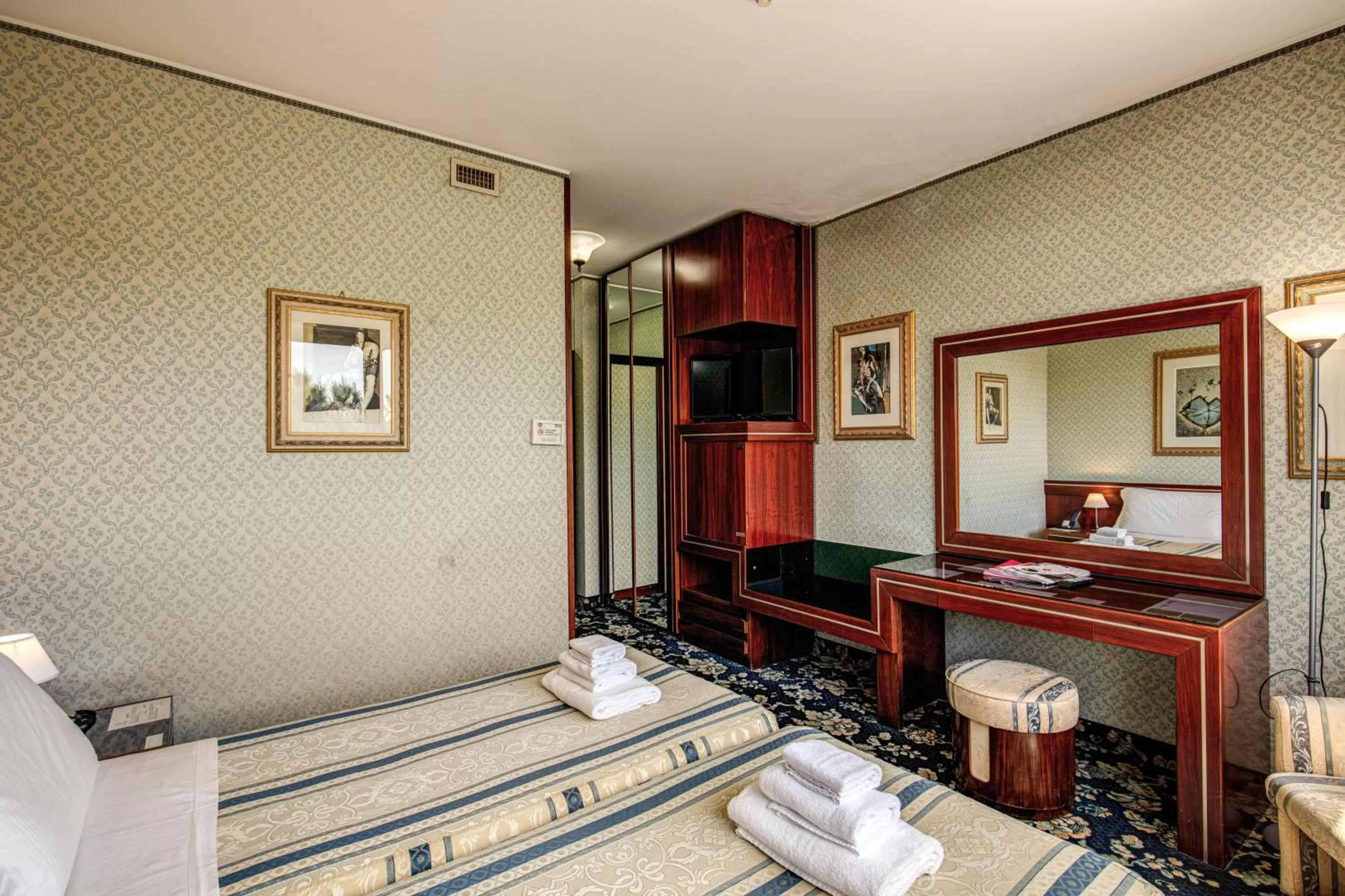 Superior Twin Room in Venice Michelangelo Hotel