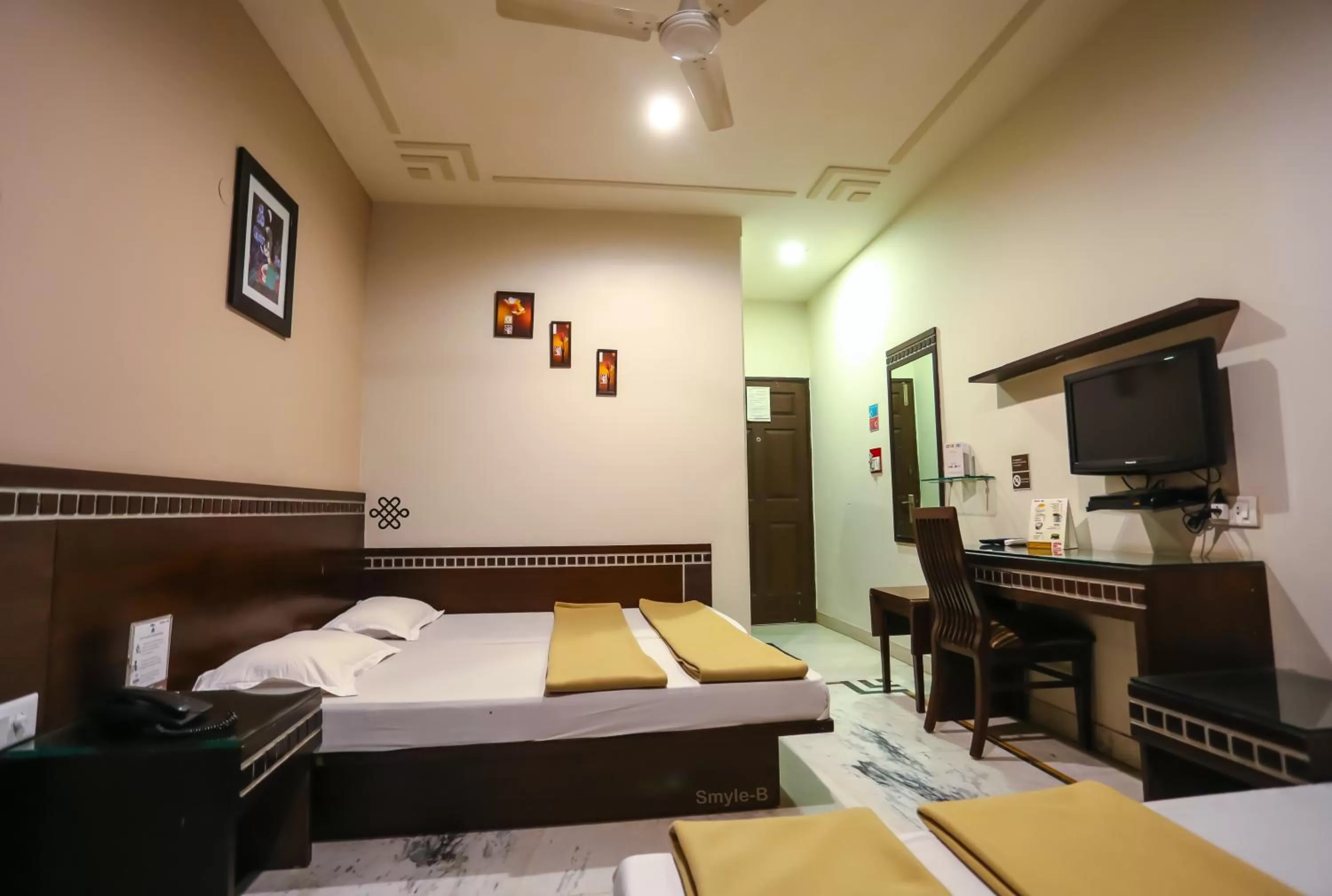 Superior Family Room in Smyle Inn - Best Value Hotel near New Delhi Station
