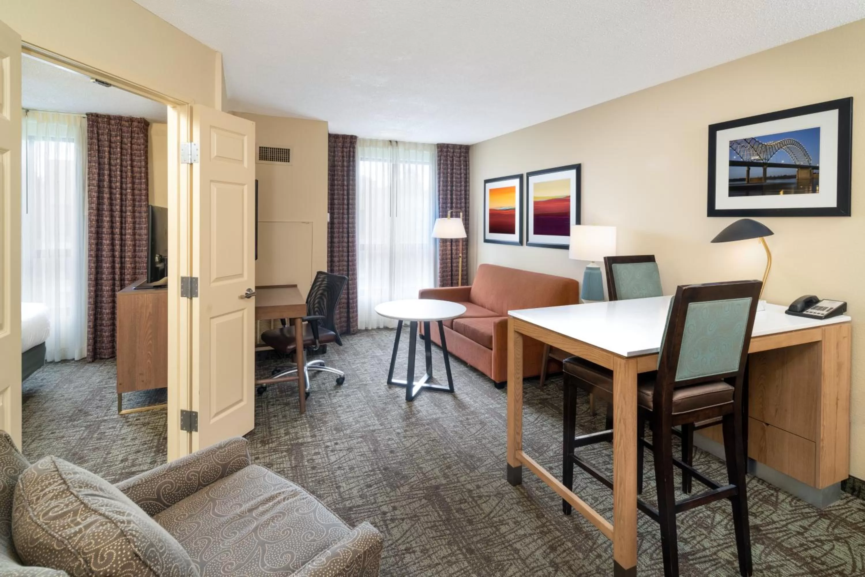 King Suite - Disability Access Tub/Non-Smoking in Staybridge Suites Memphis-Poplar Ave East, an IHG Hotel