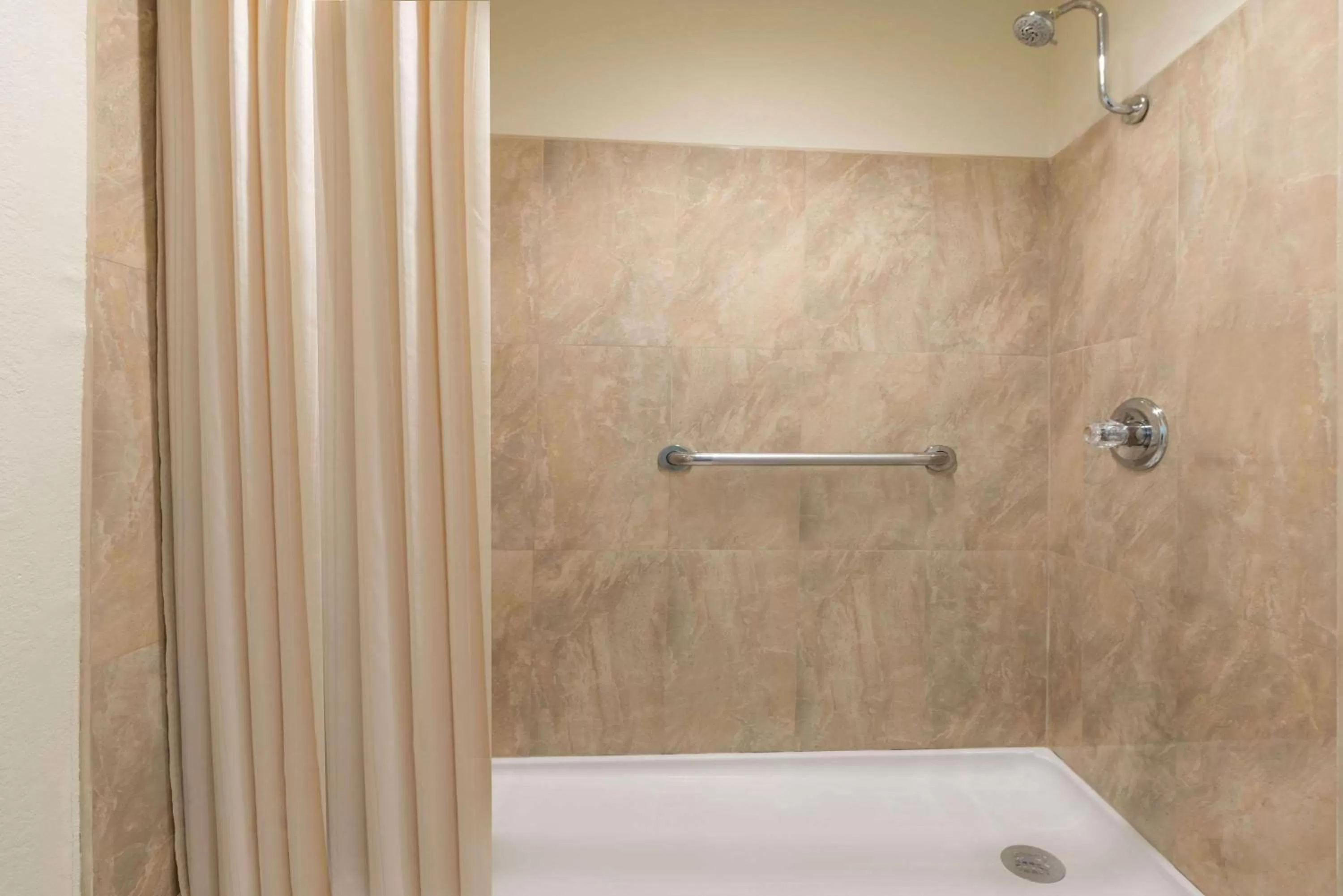 King Room in Knights Inn - Slaton